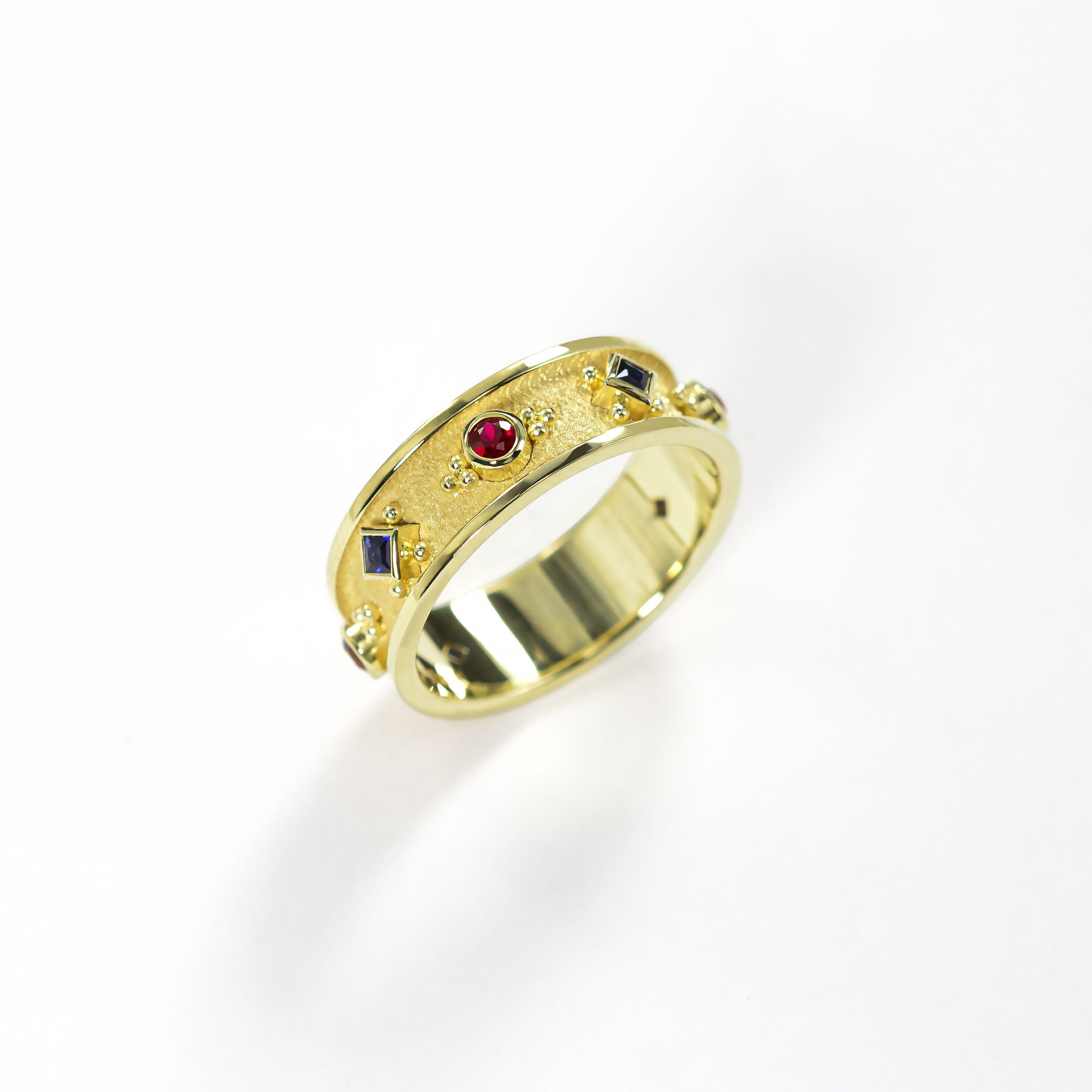 Gold Band Ring with Rubies and Sapphires For Sale 1