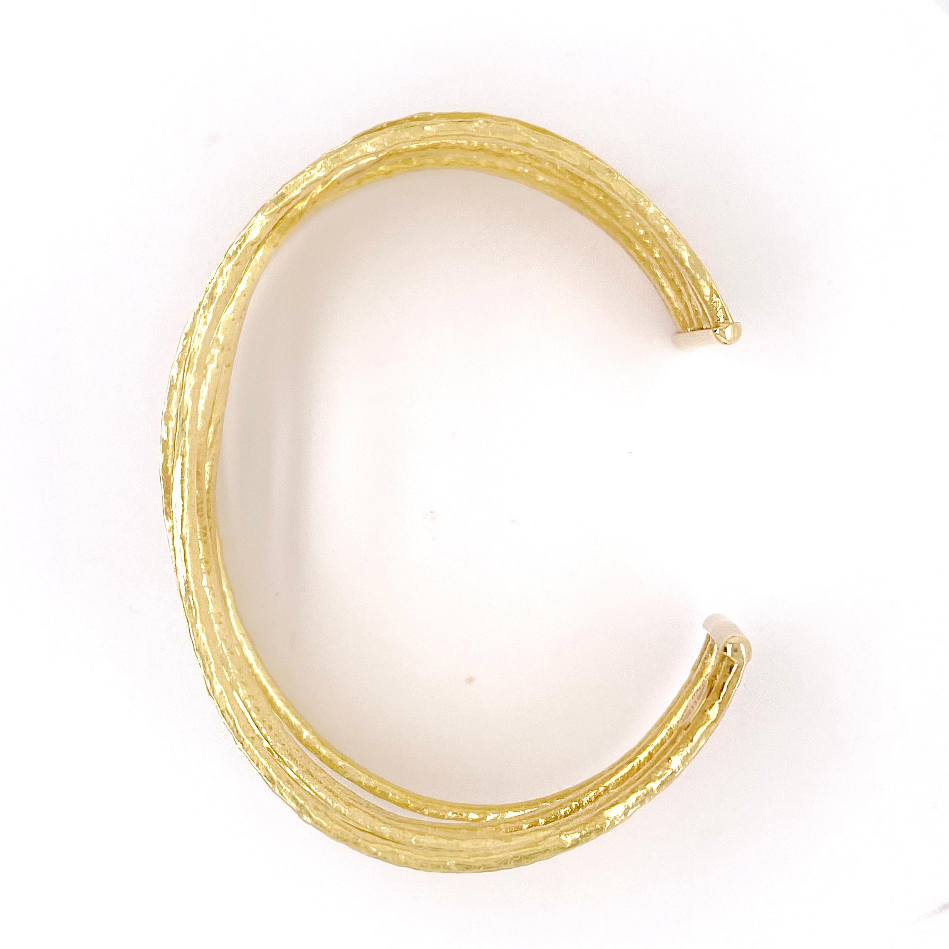Gold Bangle Bracelet, 18k Yellow Gold Layered Cuff w Texture In New Condition In Austin, TX