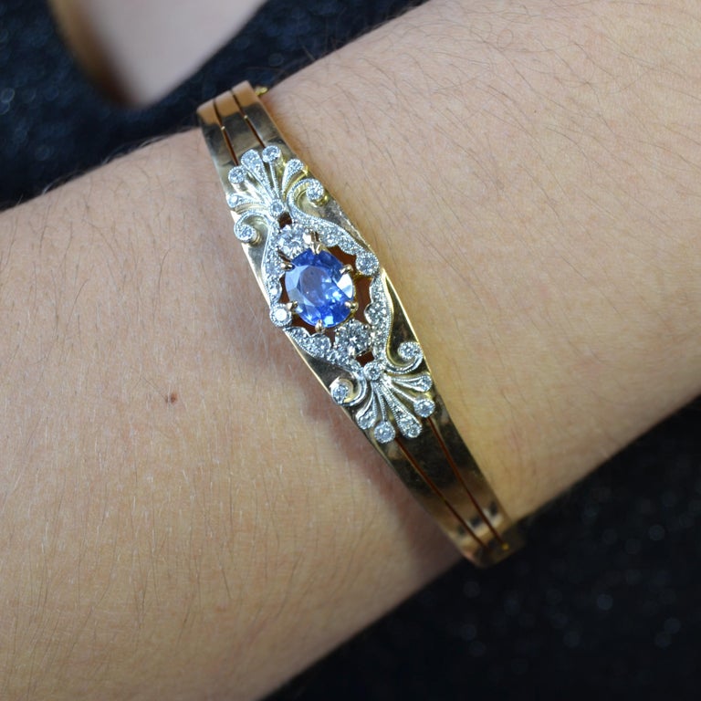 Gold Bangle Bracelet Set with Diamonds and Sapphire For Sale at 1stDibs