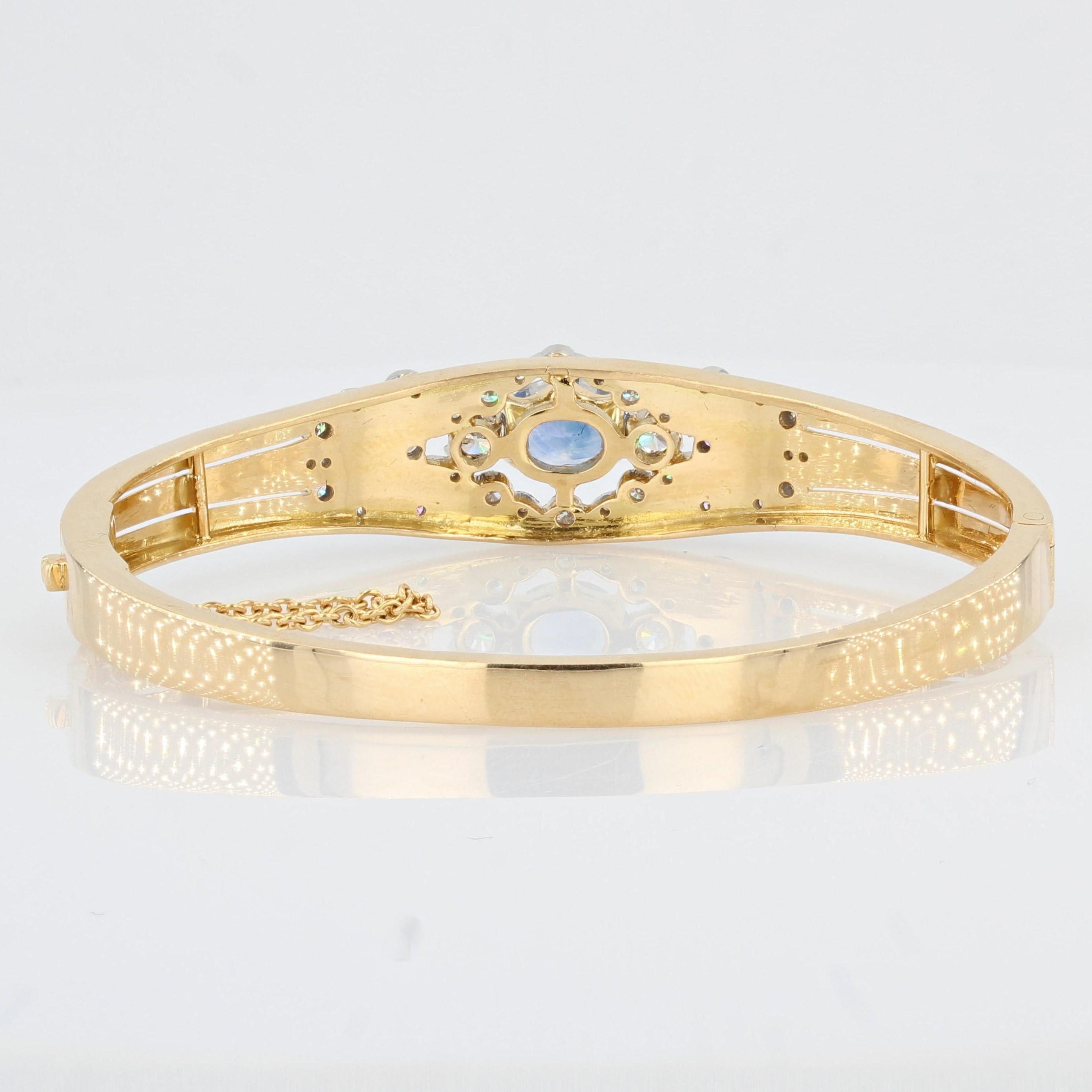 Gold Bangle Bracelet Set with Diamonds and Sapphire In New Condition For Sale In Poitiers, FR