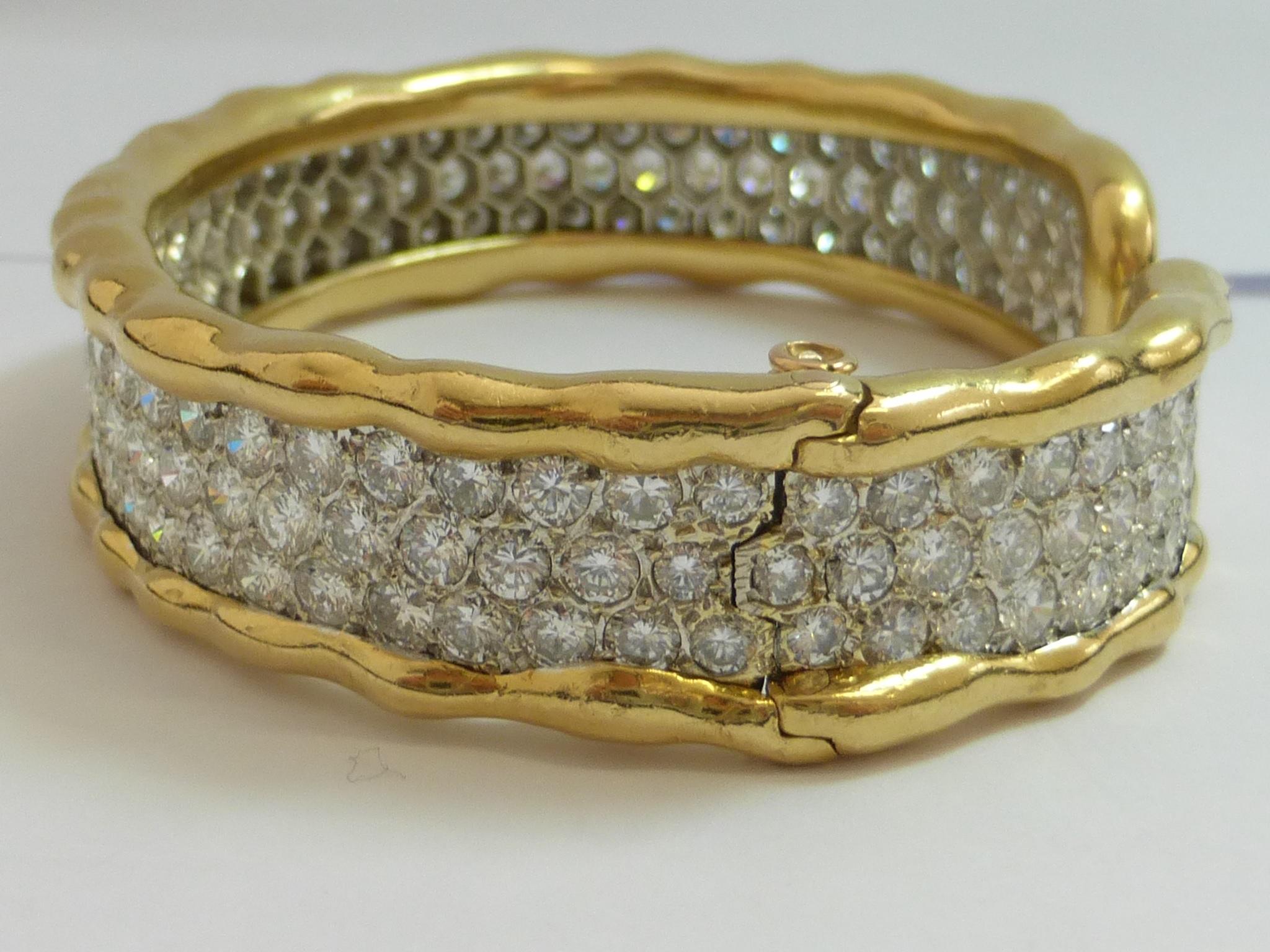 Women's Van Cleef & Arpels Gold Bangle Bracelet with Diamonds 