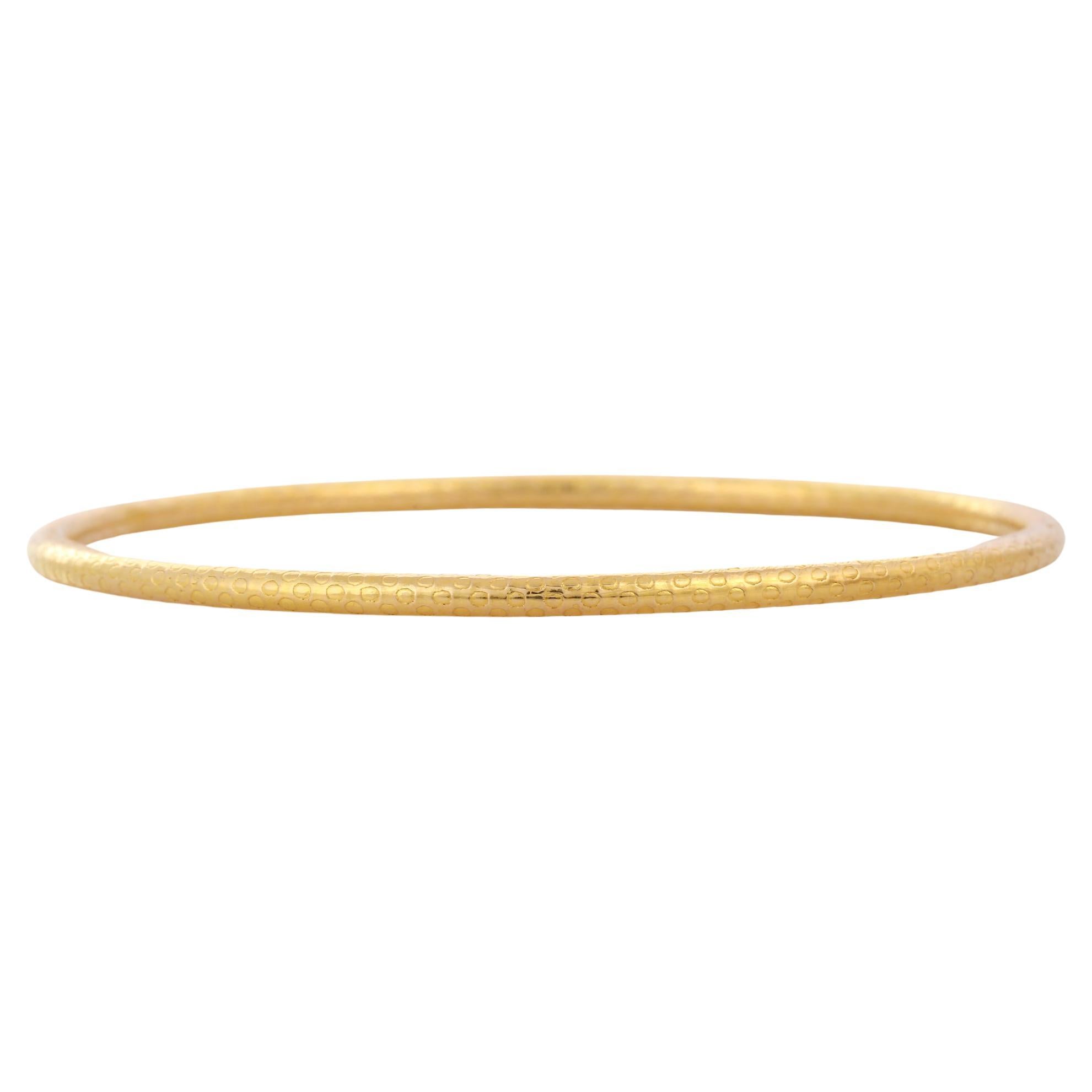Simple Gold Bangle in 18 Karat Solid Yellow Gold For Sale