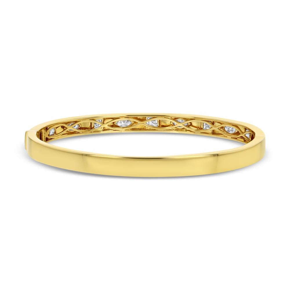 Gold Bangle with Multi Shaped Diamonds In New Condition For Sale In Aspen, CO