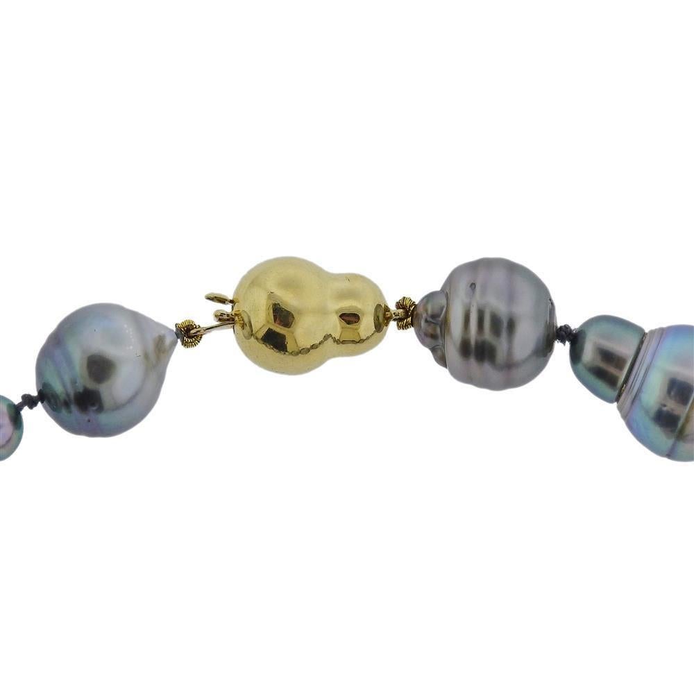 Donna Collana barocca in oro con perle di Tahiti in vendita