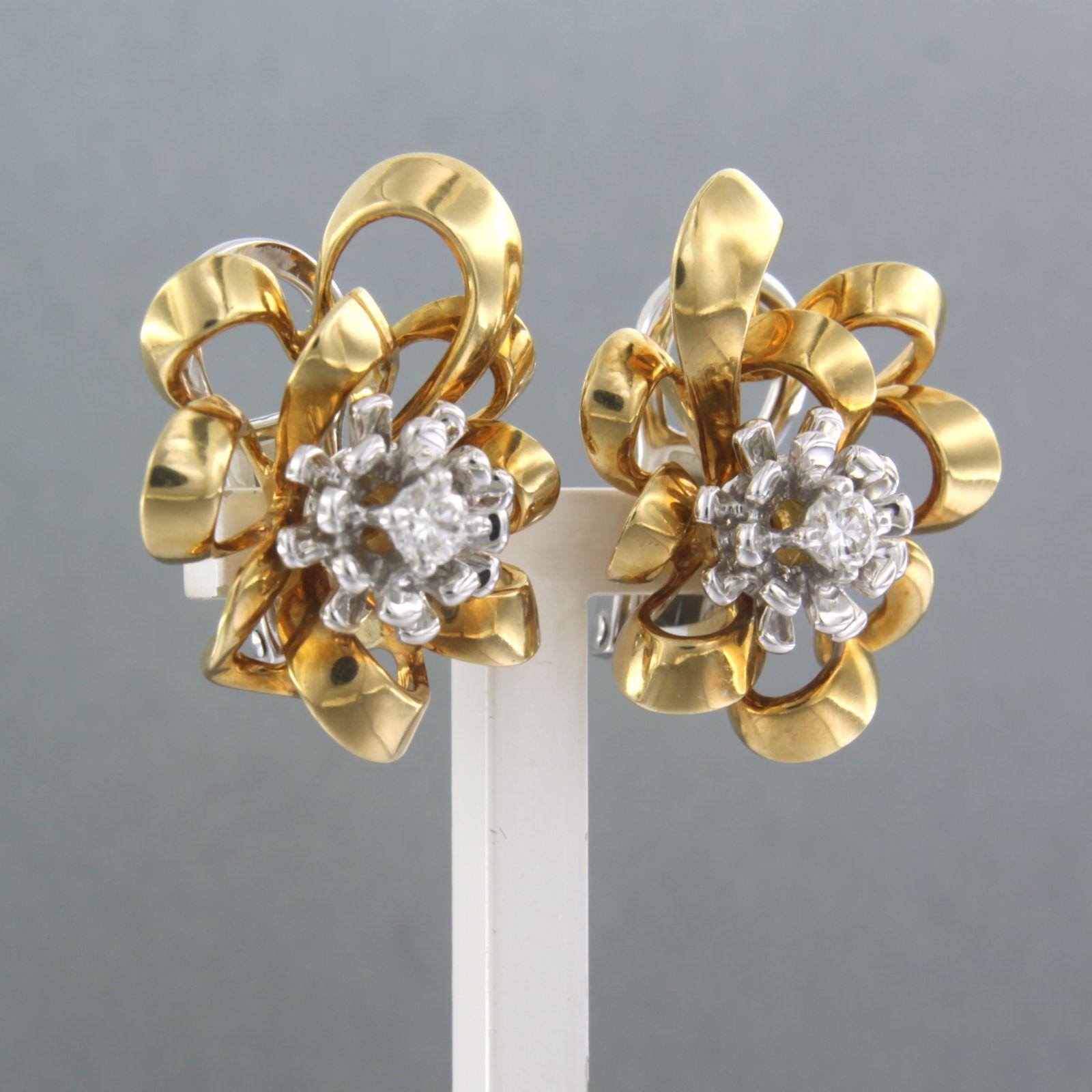 GOLD BAUER - Ohrringe mit Diamanten besetzt aus 18 Karat zweifarbigem Gold (Moderne) im Angebot