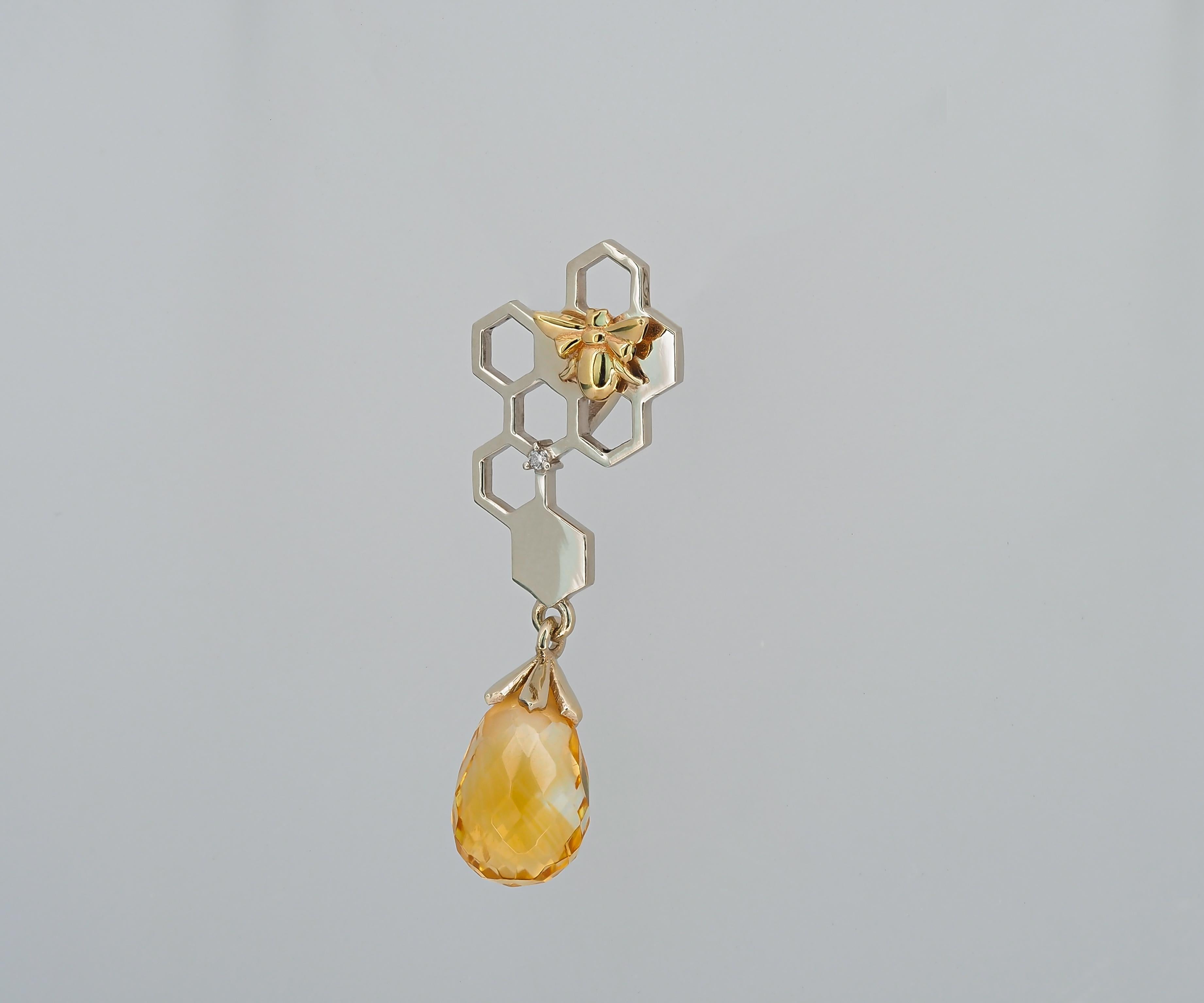 Gold bee pendant. Honecomb pendant.  For Sale 1