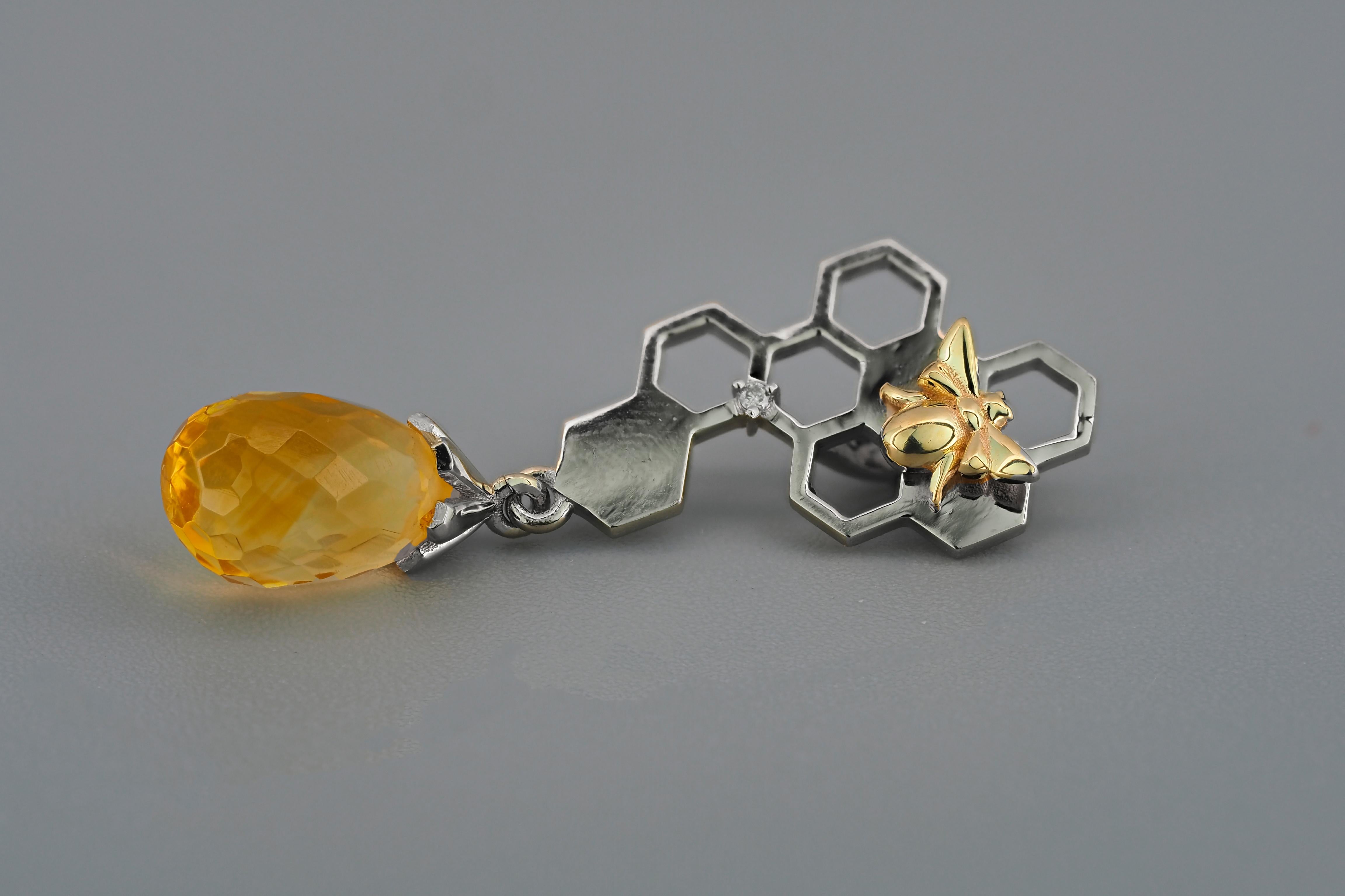 Gold bee pendant. Honecomb pendant.  For Sale 2