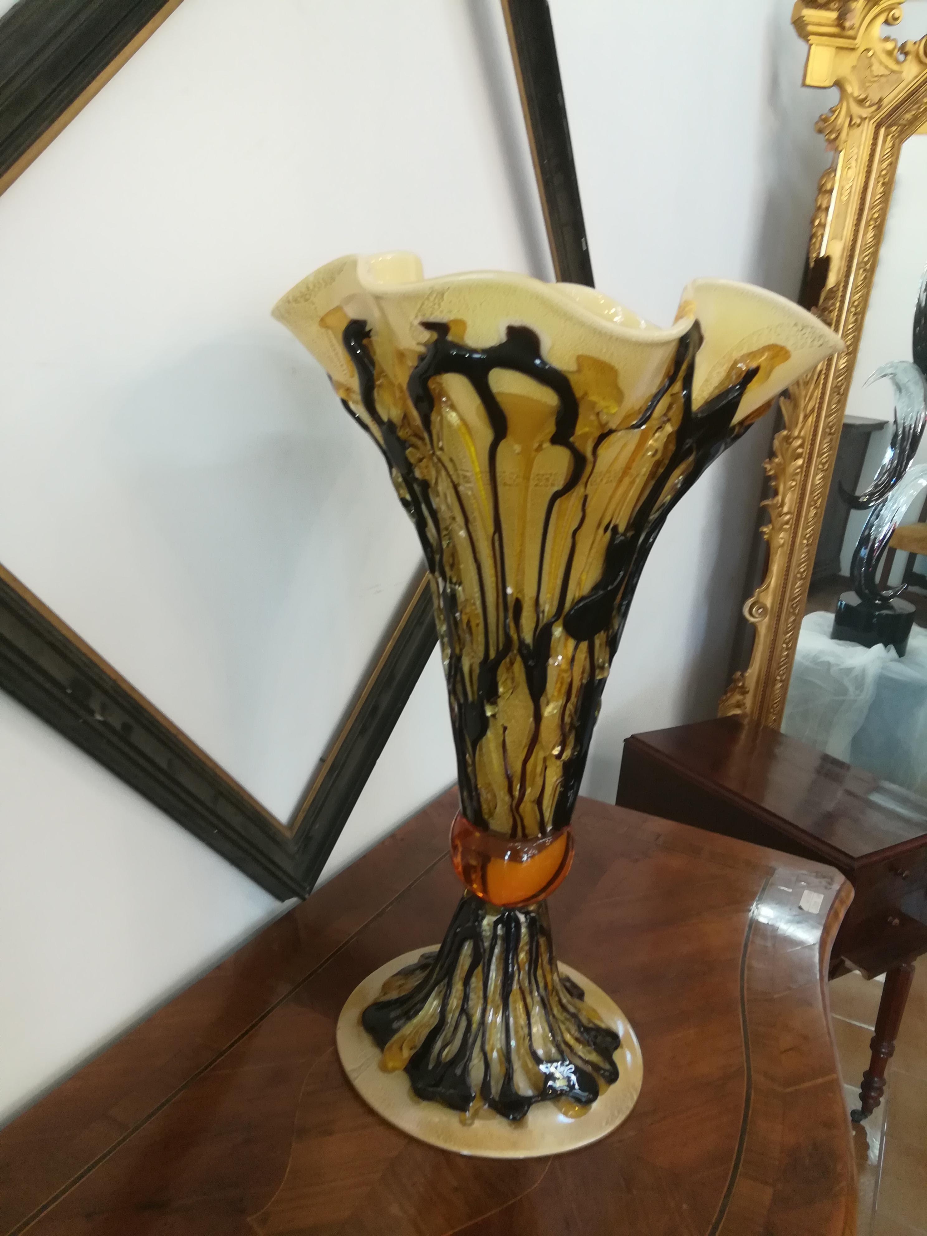 Gold Black Modern Italian Glass Blown Coup For Sale 5