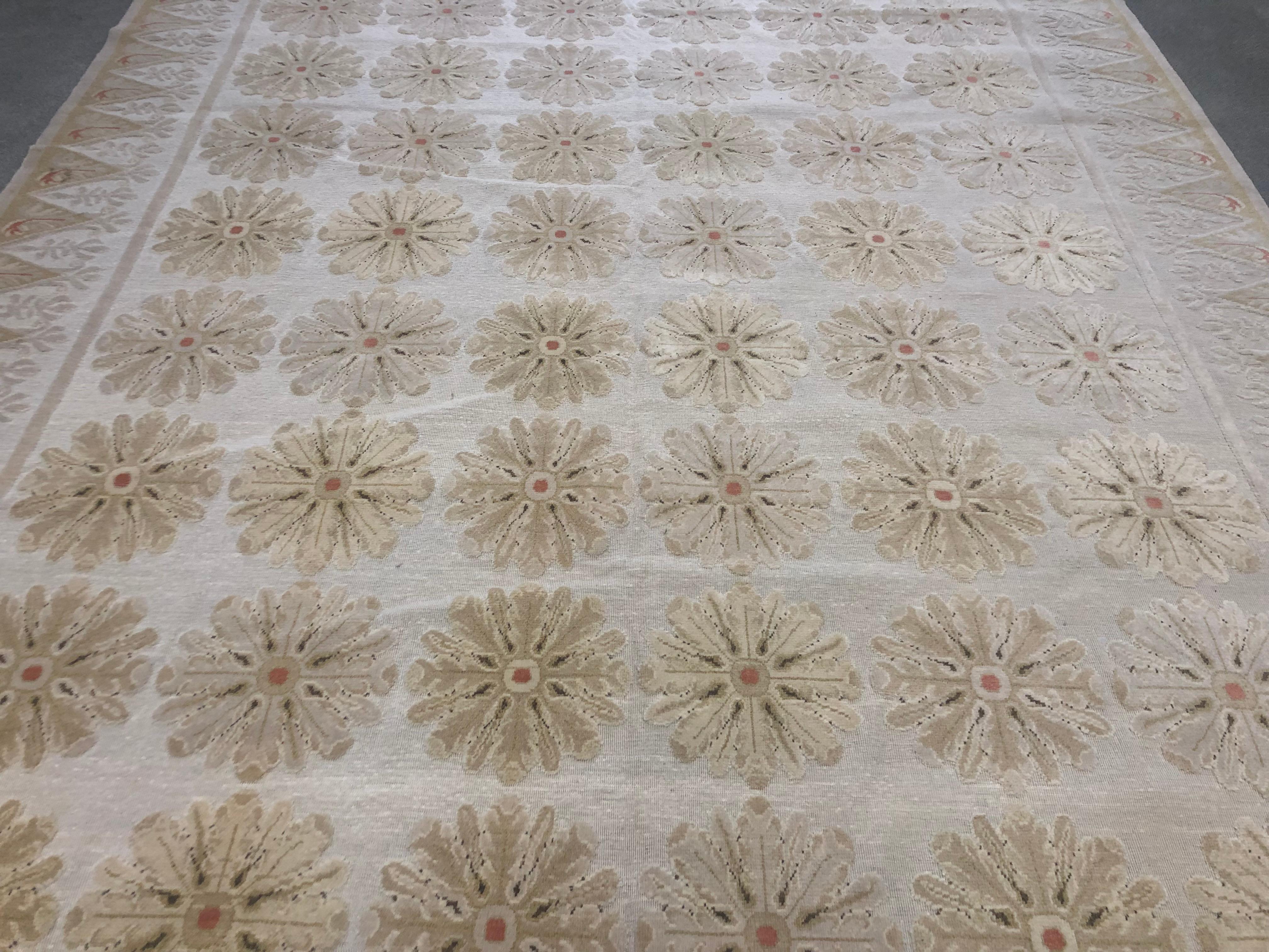 Gold Blossoms Rug In New Condition For Sale In Los Angeles, CA