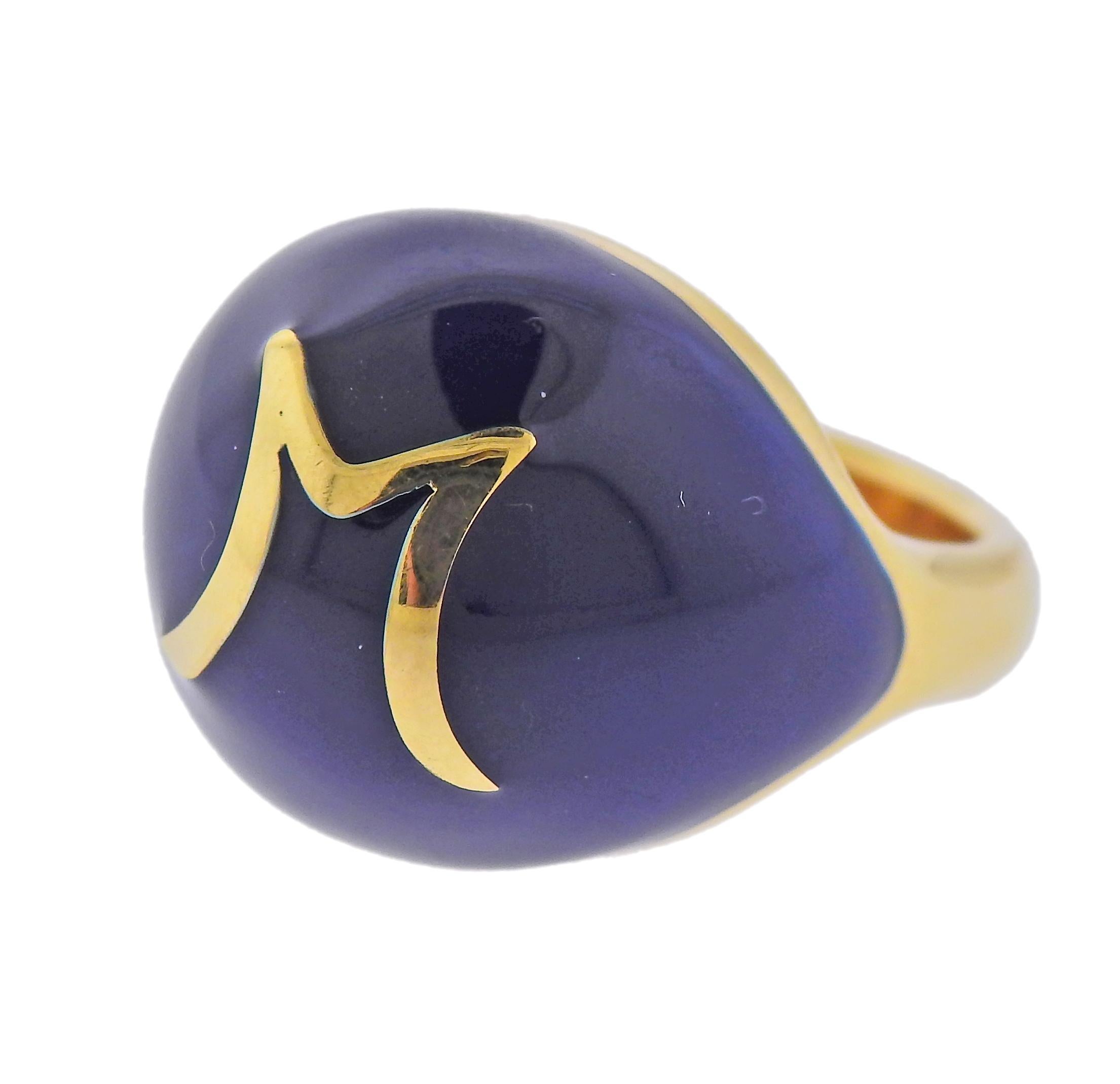 18k gold dome ring with blue enamel top. Ring size - 6.5, ring top - 18mm x 23mm. Marked: 750. Weight - 21.8 grams