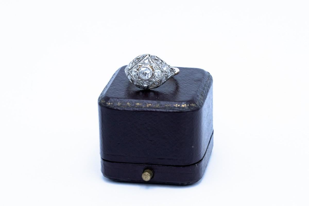 Anello a bombe in oro con diamanti taglio vecchio da 1,00 ct, anni '40. in vendita 1
