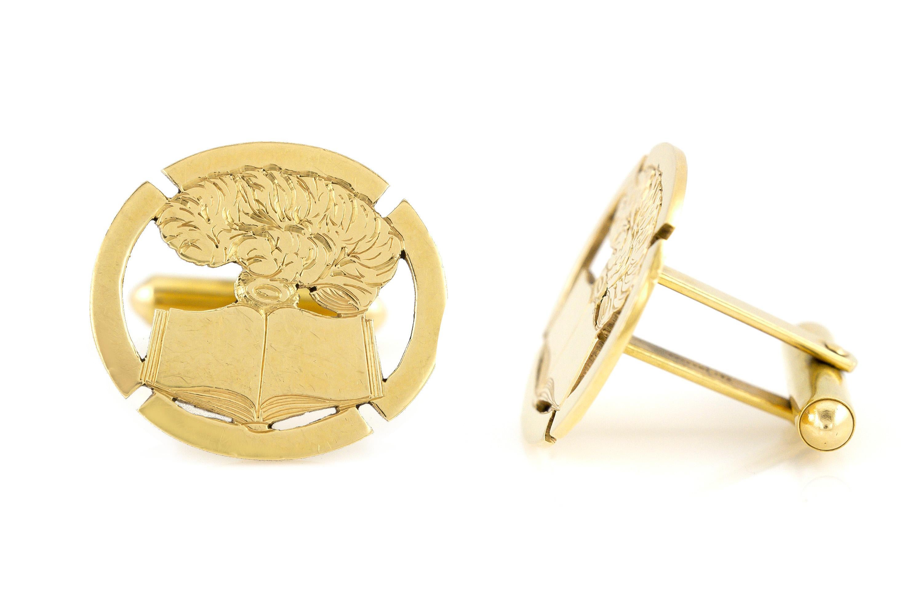 Cufflinks finely crafted in 14k yellow gold weighing a total of 9 dwt., size of each cufflink is 1,5 inch. Circa 1980.