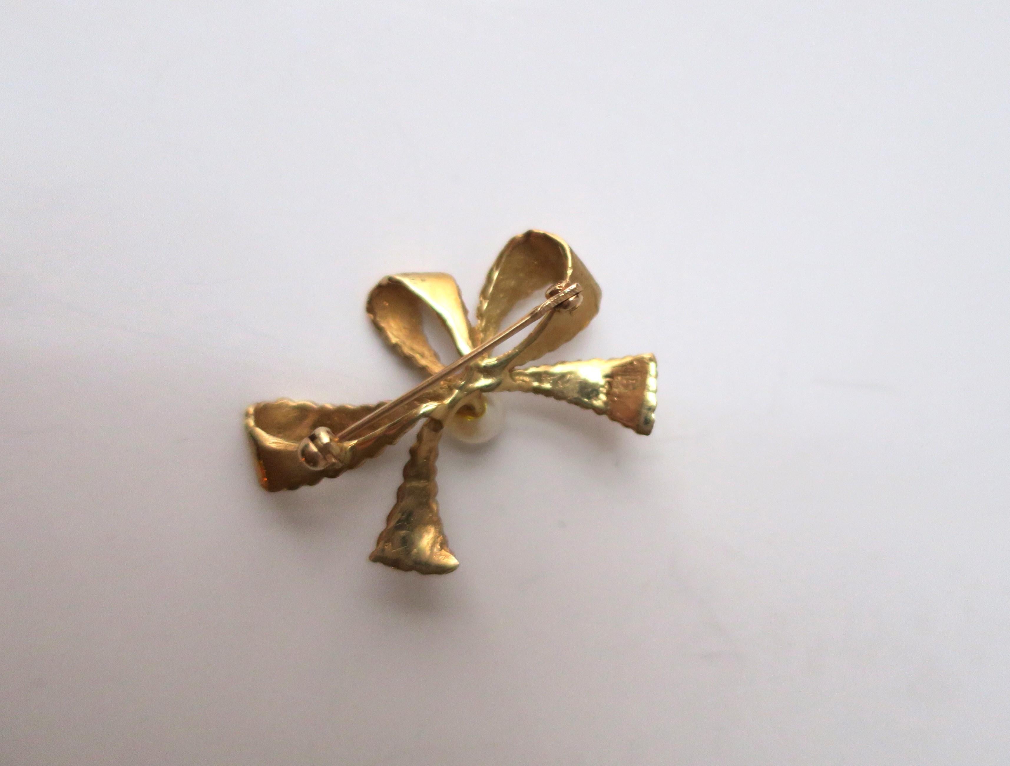 Gold Bow Brooch with Cultured Pearl For Sale 2