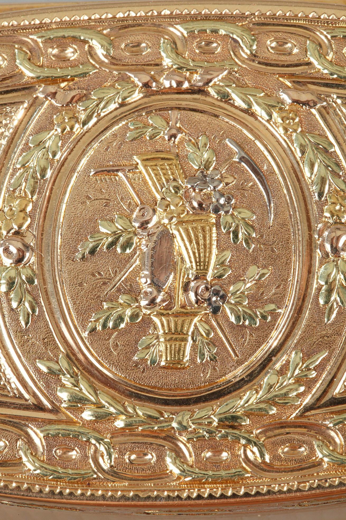 Goldschachtel aus der Louis-XVI-Periode im Zustand „Gut“ im Angebot in Paris, FR