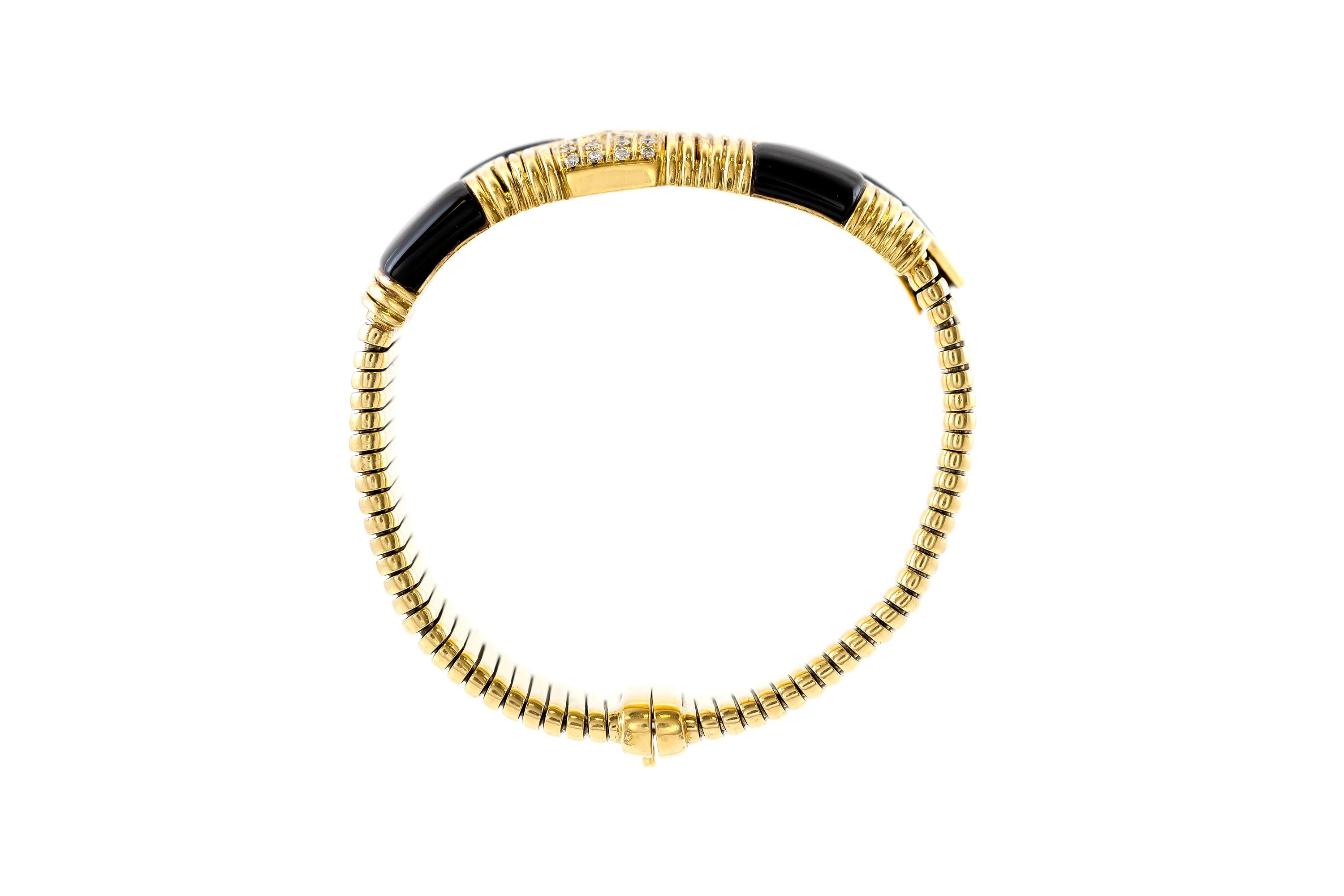 Round Cut Gold Bracelet and Necklace Set with Onyx and Diamonds For Sale