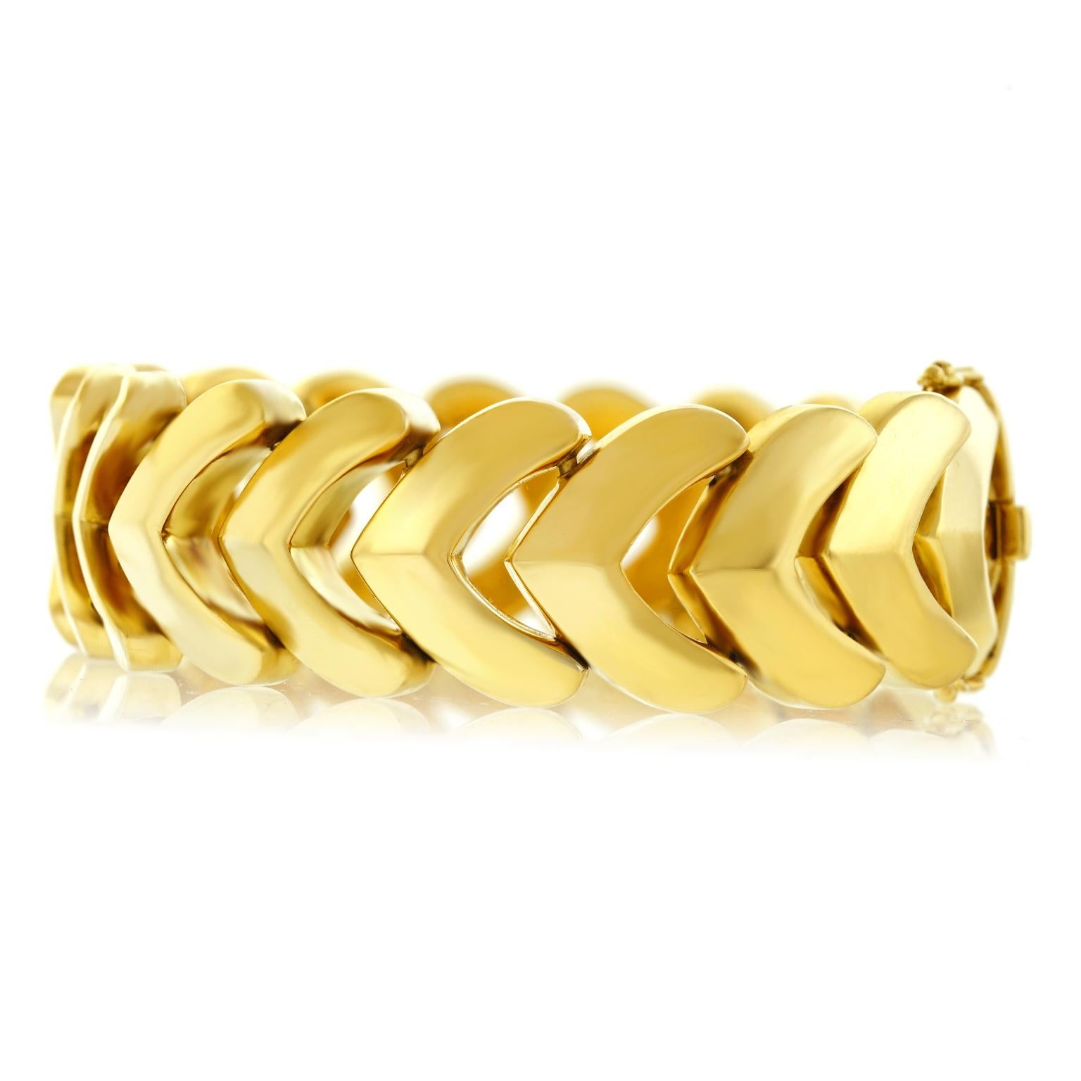 Kurz of Zurich 1960s Gold Bracelet In Excellent Condition In Litchfield, CT