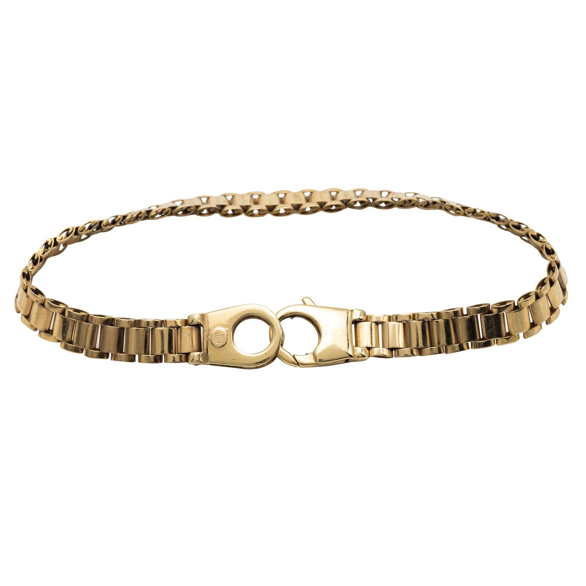 Gold Bracelet
Composed of curbed links 
Stamped 14K
14 karat yellow gold.
Length approximately 7 1/2 inches.
Total weight approximately 12 grams