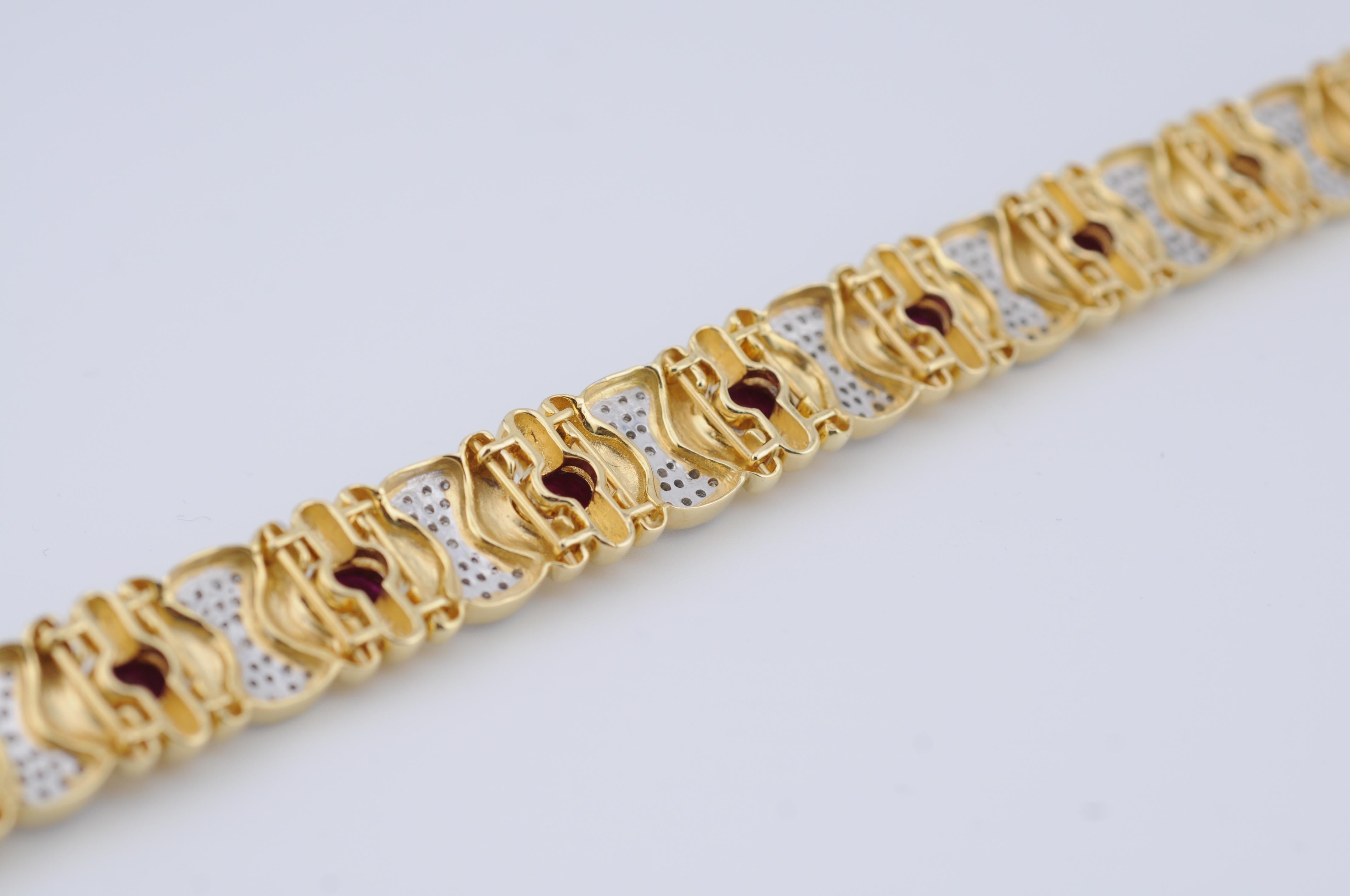 Bracciale in oro con elementi e diamanti in oro bianco e rubini 18k in vendita 3