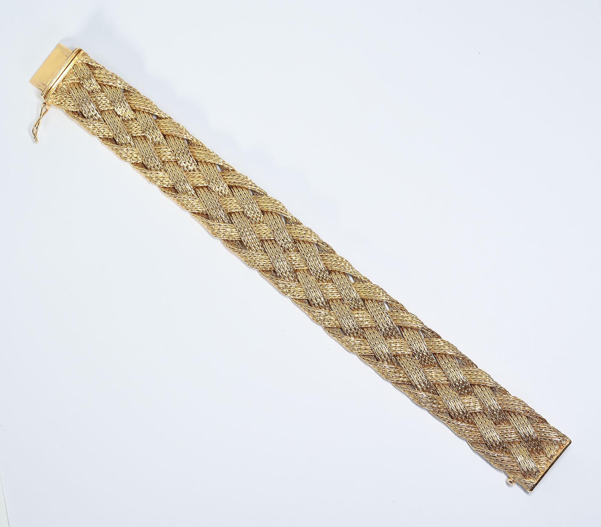 Gold Braided Bracelet In Excellent Condition For Sale In Darnestown, MD