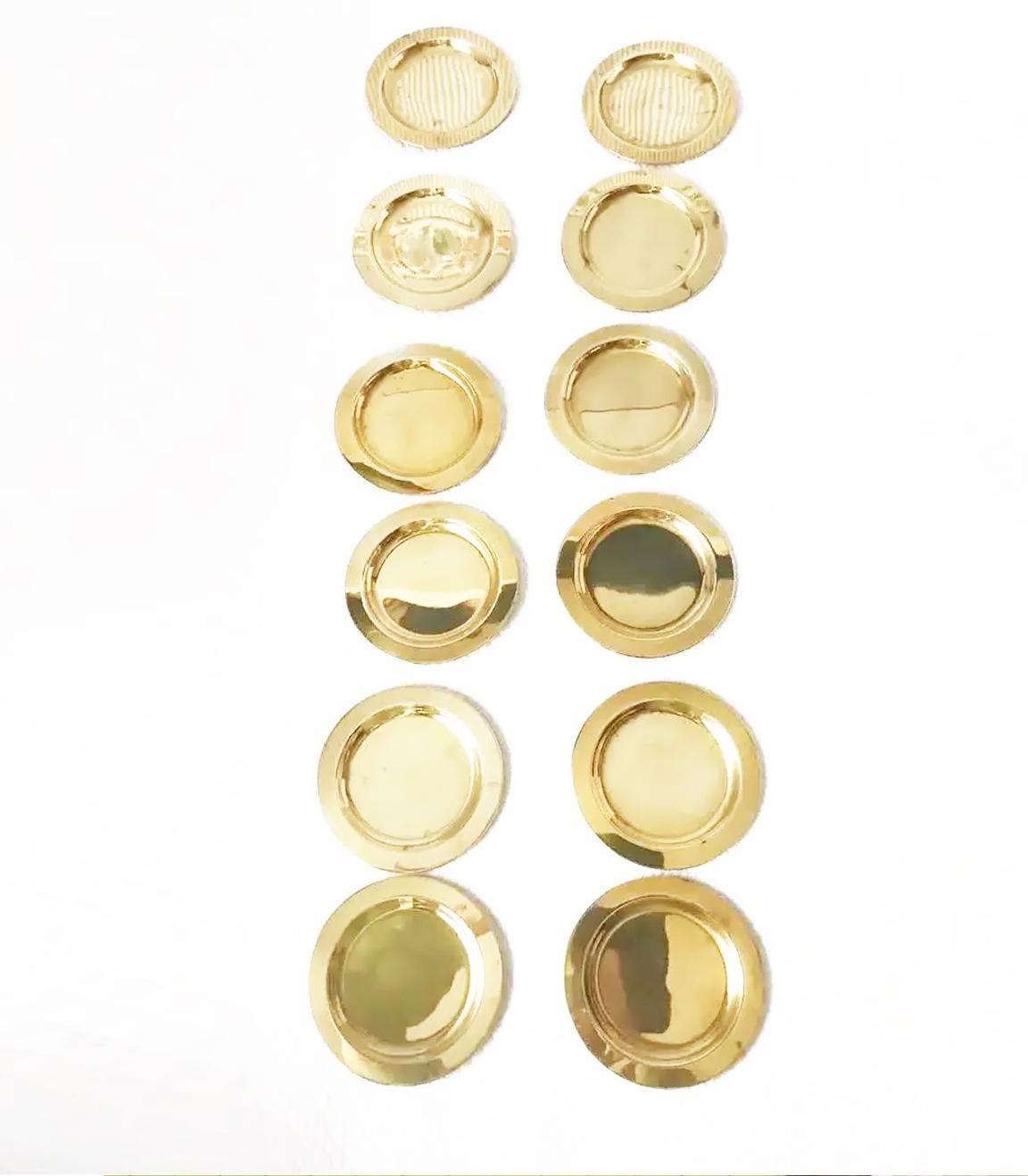 Gold Messing Brotgeschirr oder Teller Italien Mitte des Jahrhunderts 12 Serviergeschirr (Französisch) im Angebot