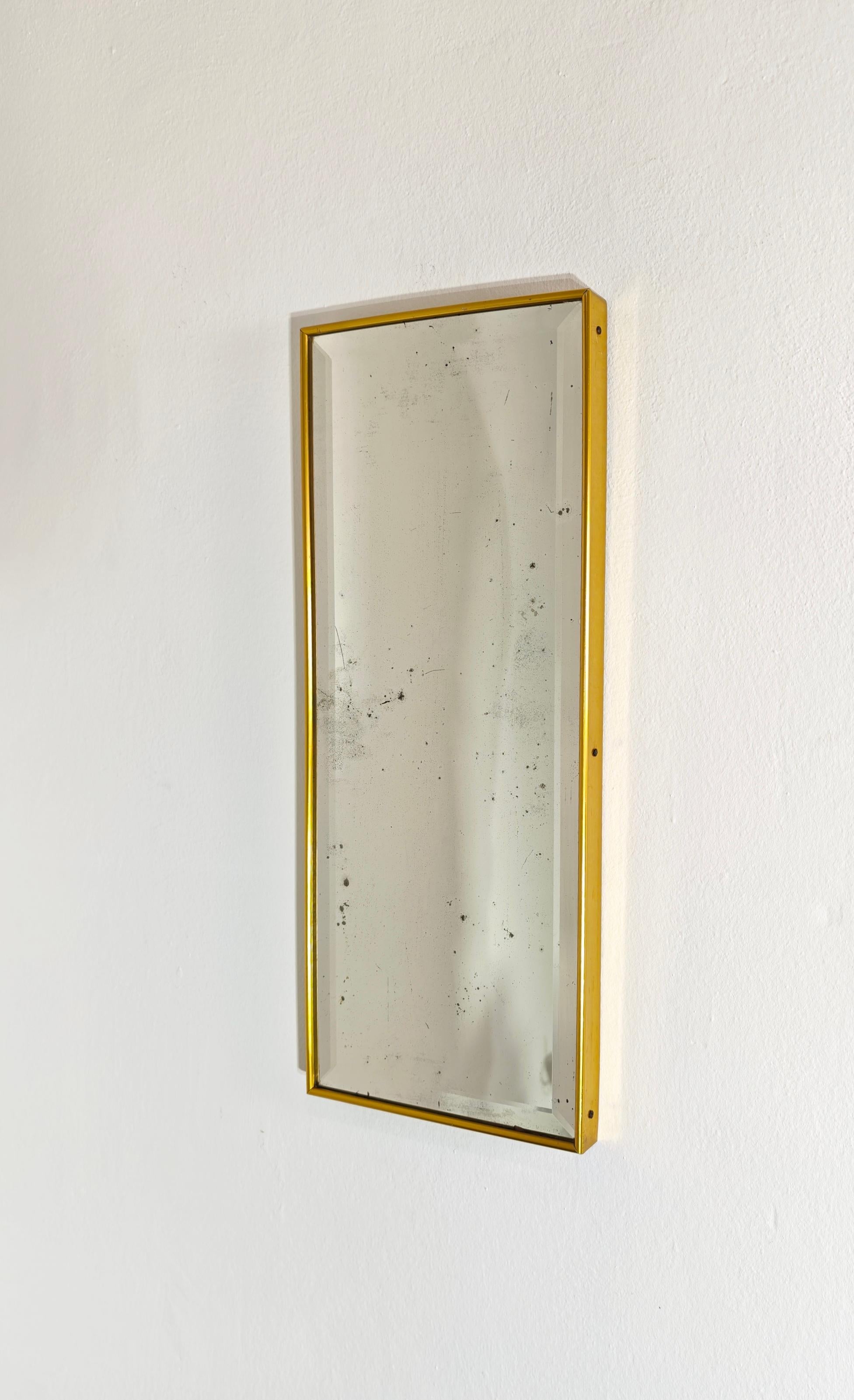 Miroir mural rectangulaire en laiton doré Mid-Century Modernity Italy 1950s Bon état - En vente à Palermo, IT