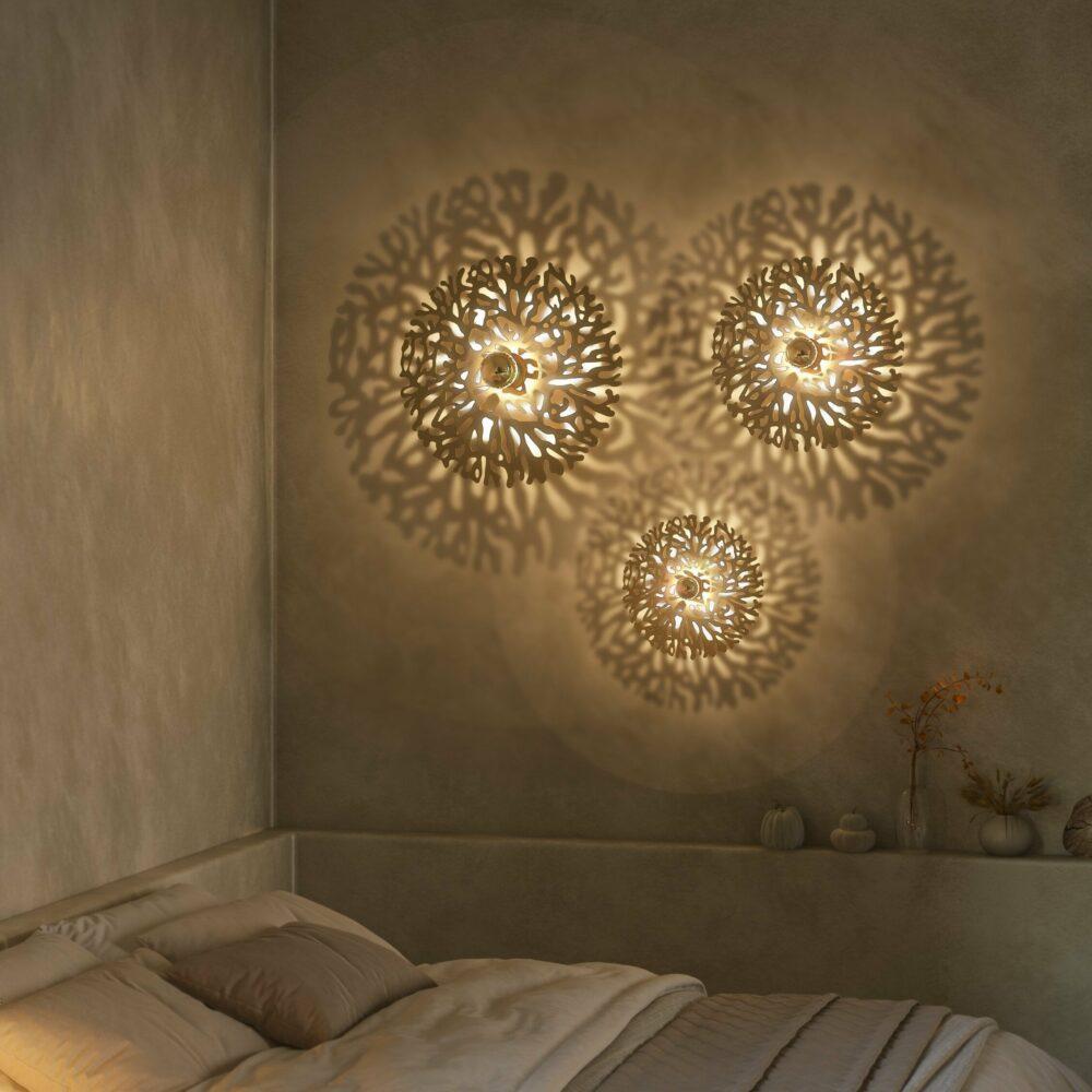 Organic Modern Gold brass wall sconce – Gaetano Corail, Ø 40 cm For Sale