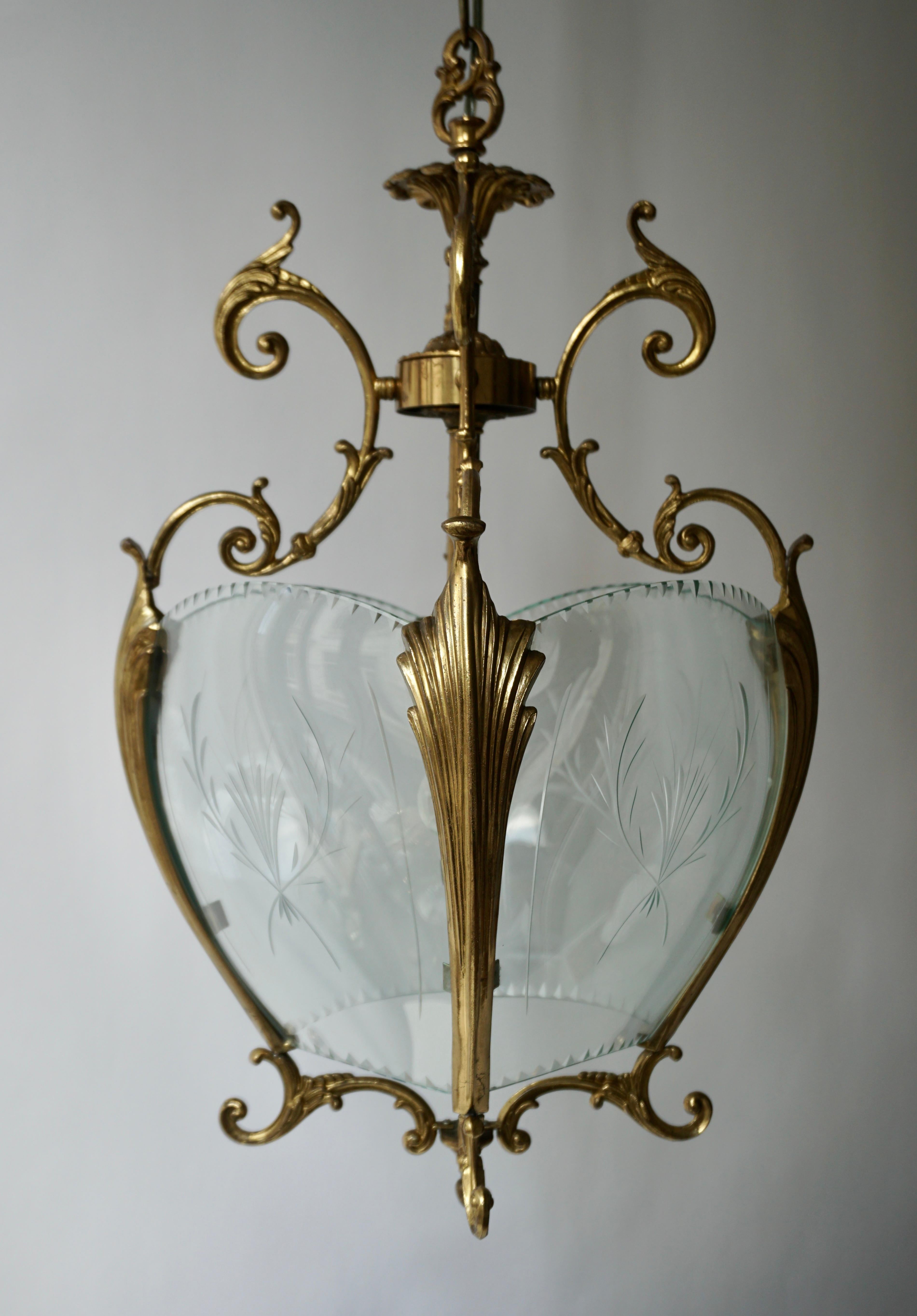 Hollywood Regency Gold Bronze Hall Lantern with Finely Cut Glass, circa 1950s For Sale
