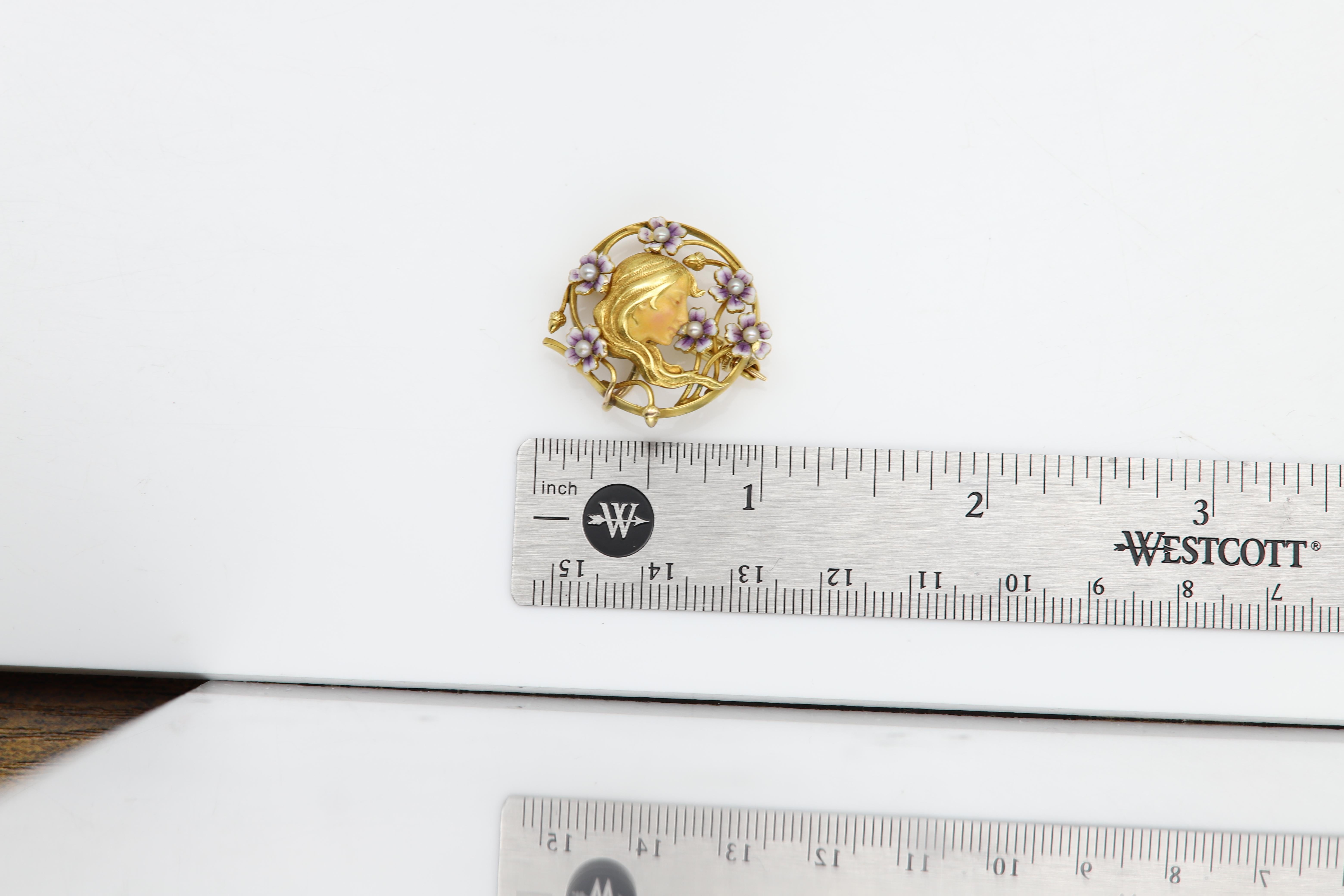 Gold Brooch Pin Circa early 1900's Art Nouveau Enamel Girl and Flowers 14 Karat For Sale 5
