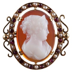 Gold Brooch with Agate Cameo and Pearls, Mid-19th Century