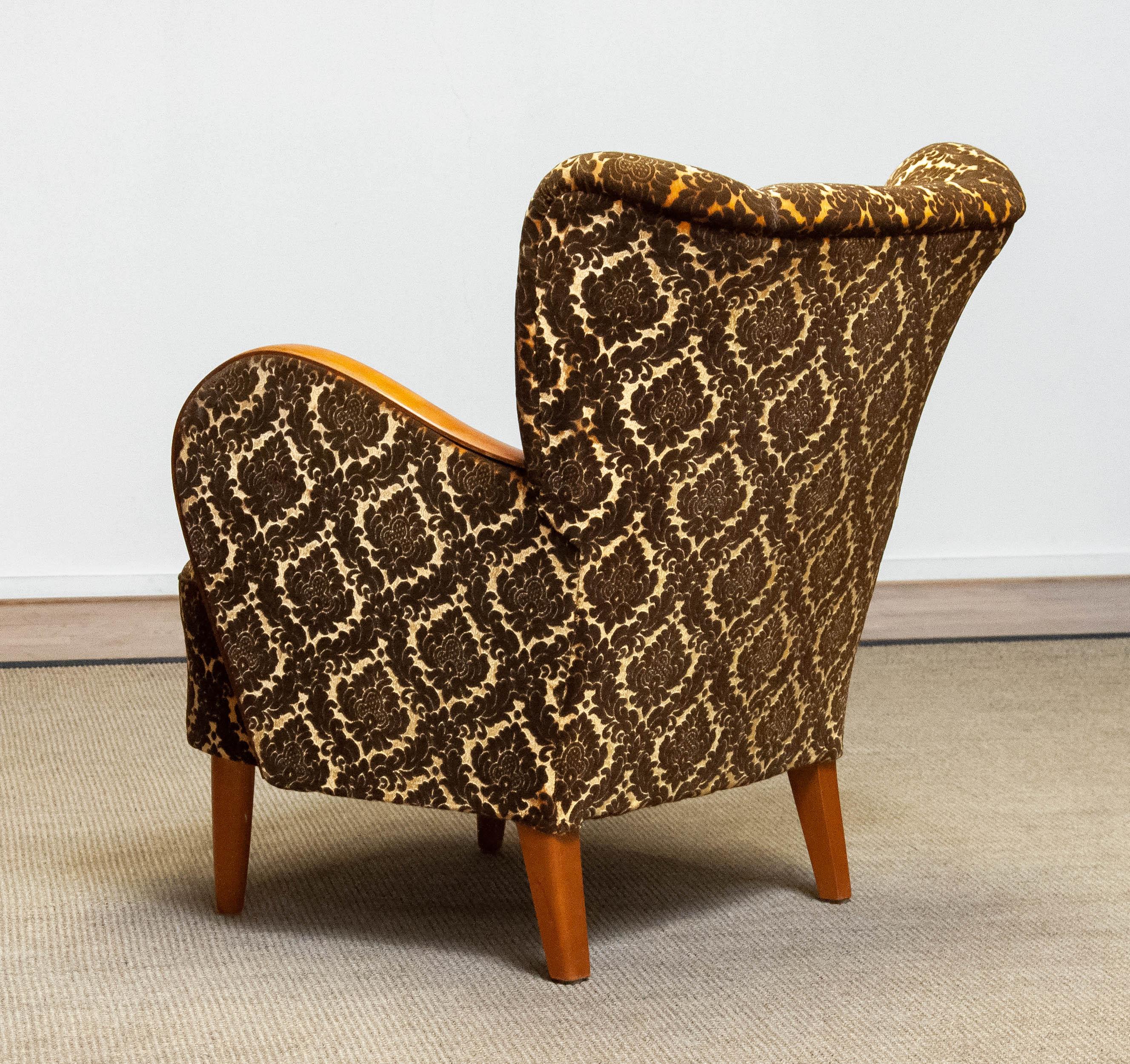 Gold / Brown Jacquard Velvet with Elm Armrest Lounge Chair in Fritz Hansen Style For Sale 4
