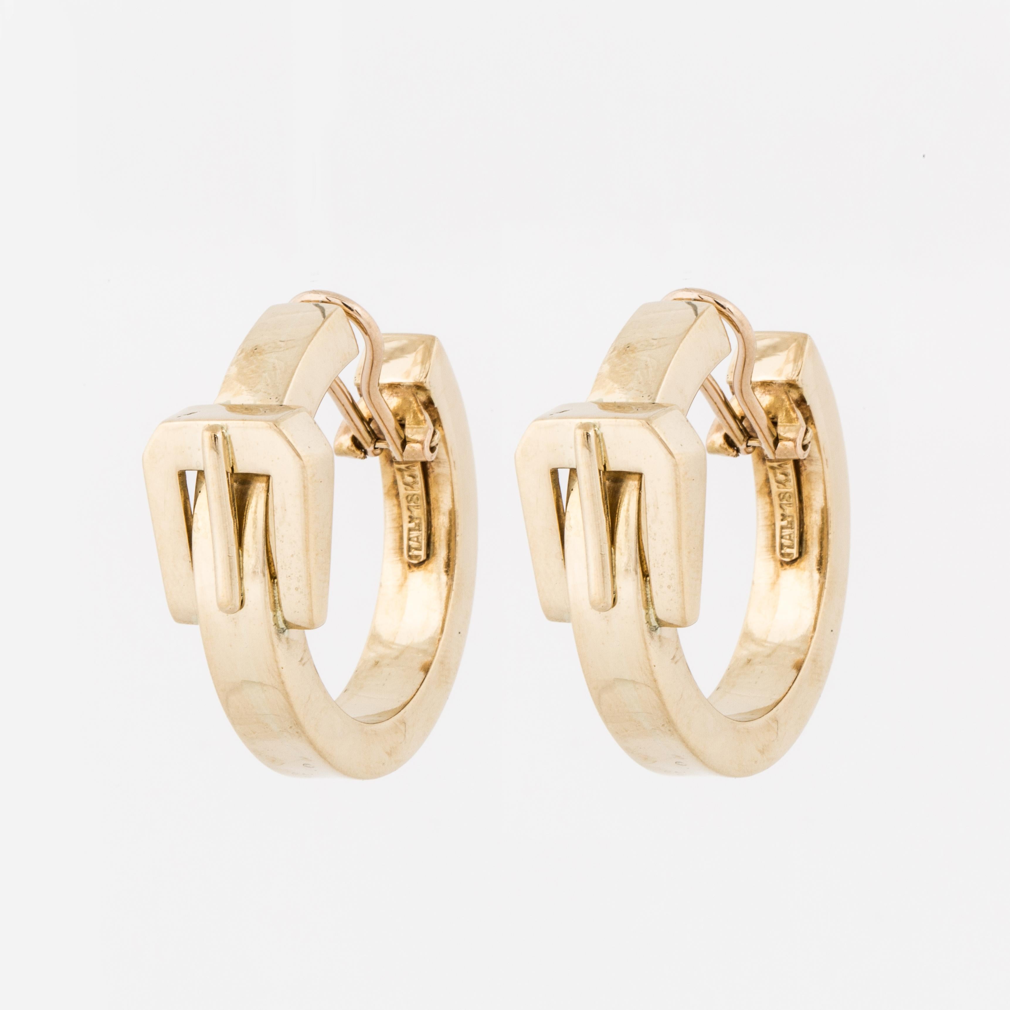 Buckle Hoop Earrings in 18K Gold In Good Condition For Sale In Houston, TX