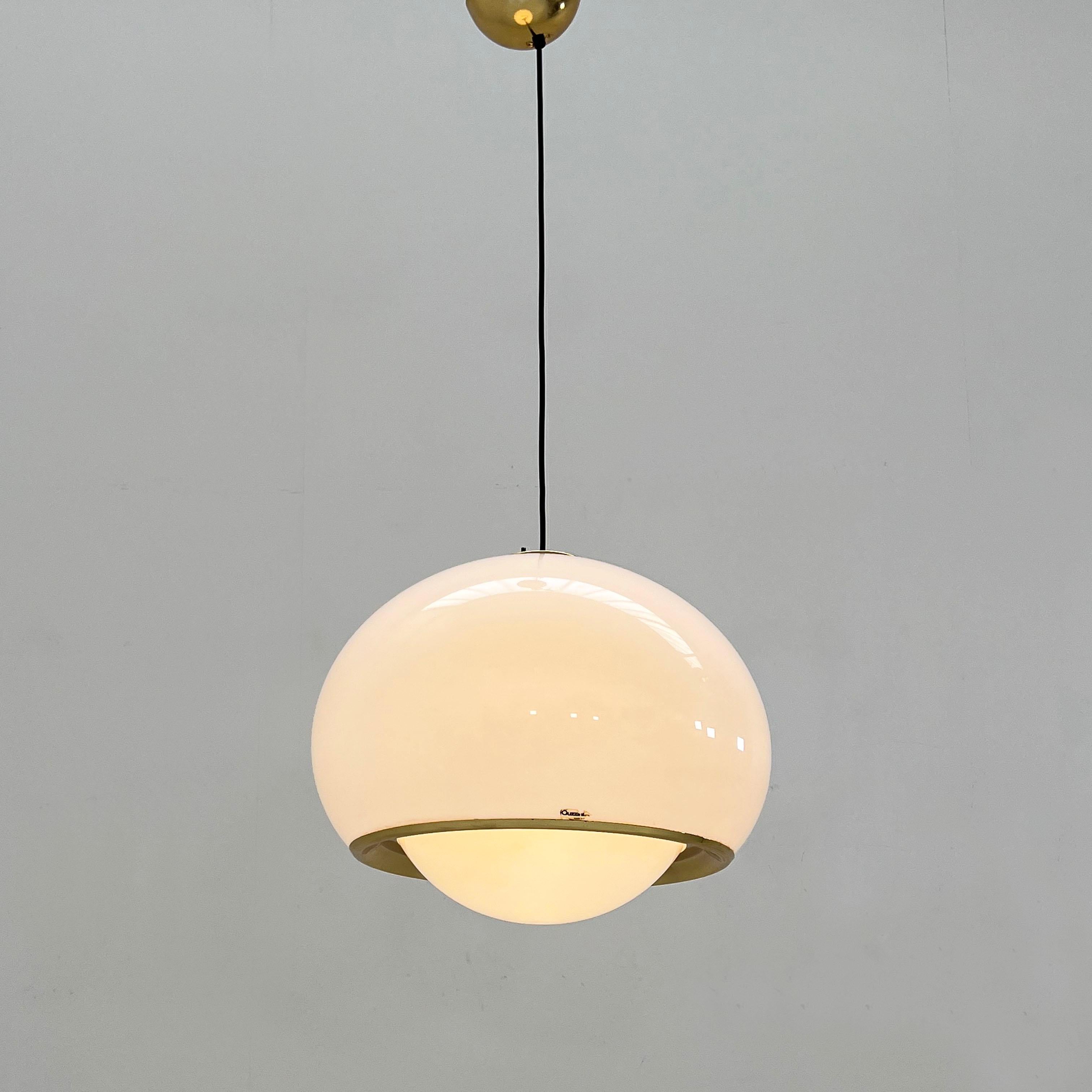 Designer - Studio 6G
Produttore - Guzzini
Modello - Lampada a sospensione Bud
Periodo di progettazione - Anni '70
Misure - Larghezza 45 cm x Profondità 45 cm x Altezza 45 cm (con filo 120 cm) 
Materiali - Plastica, metallo
Colore - Oro,