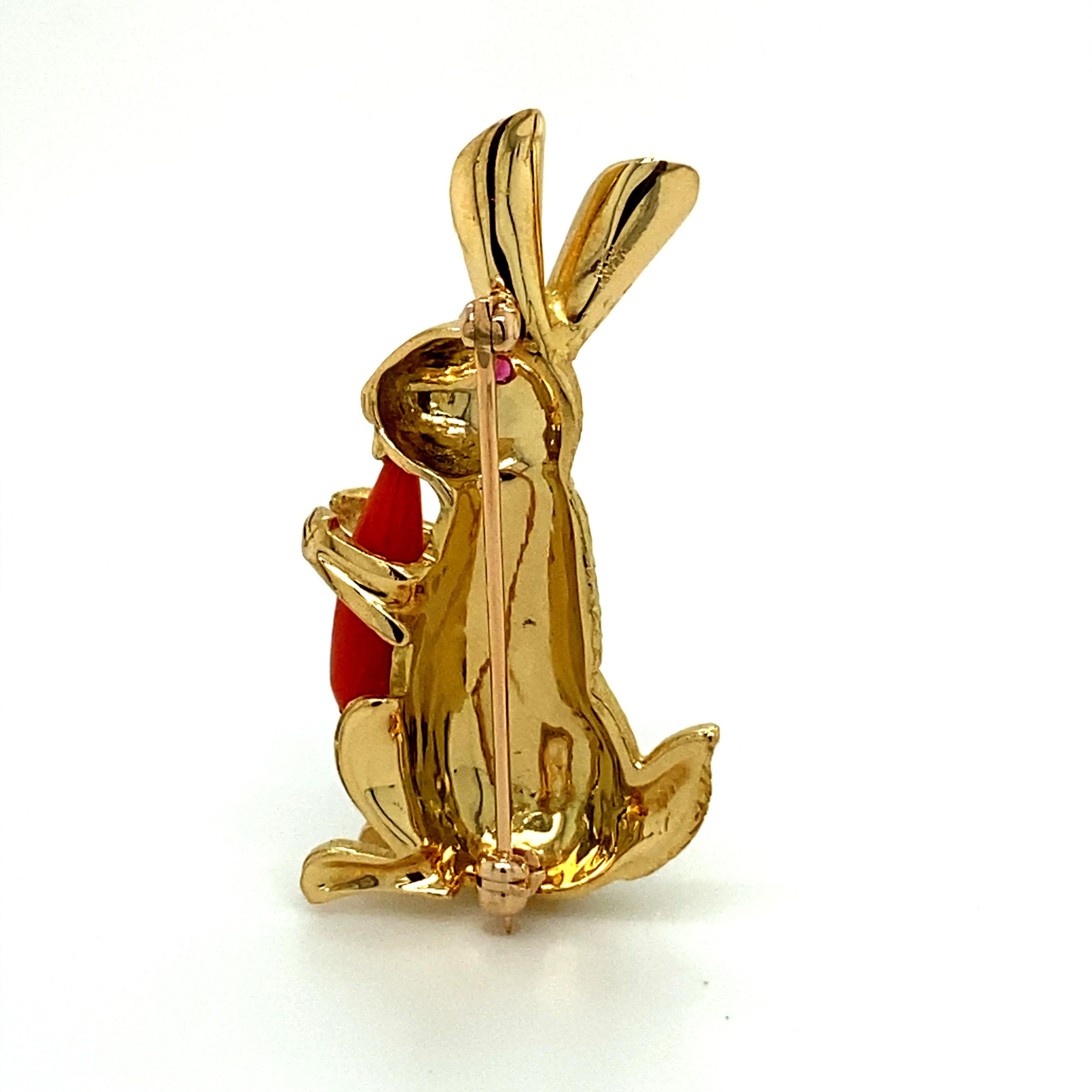 Taille cabochon Bunny avec une épingle en forme de perle en vente