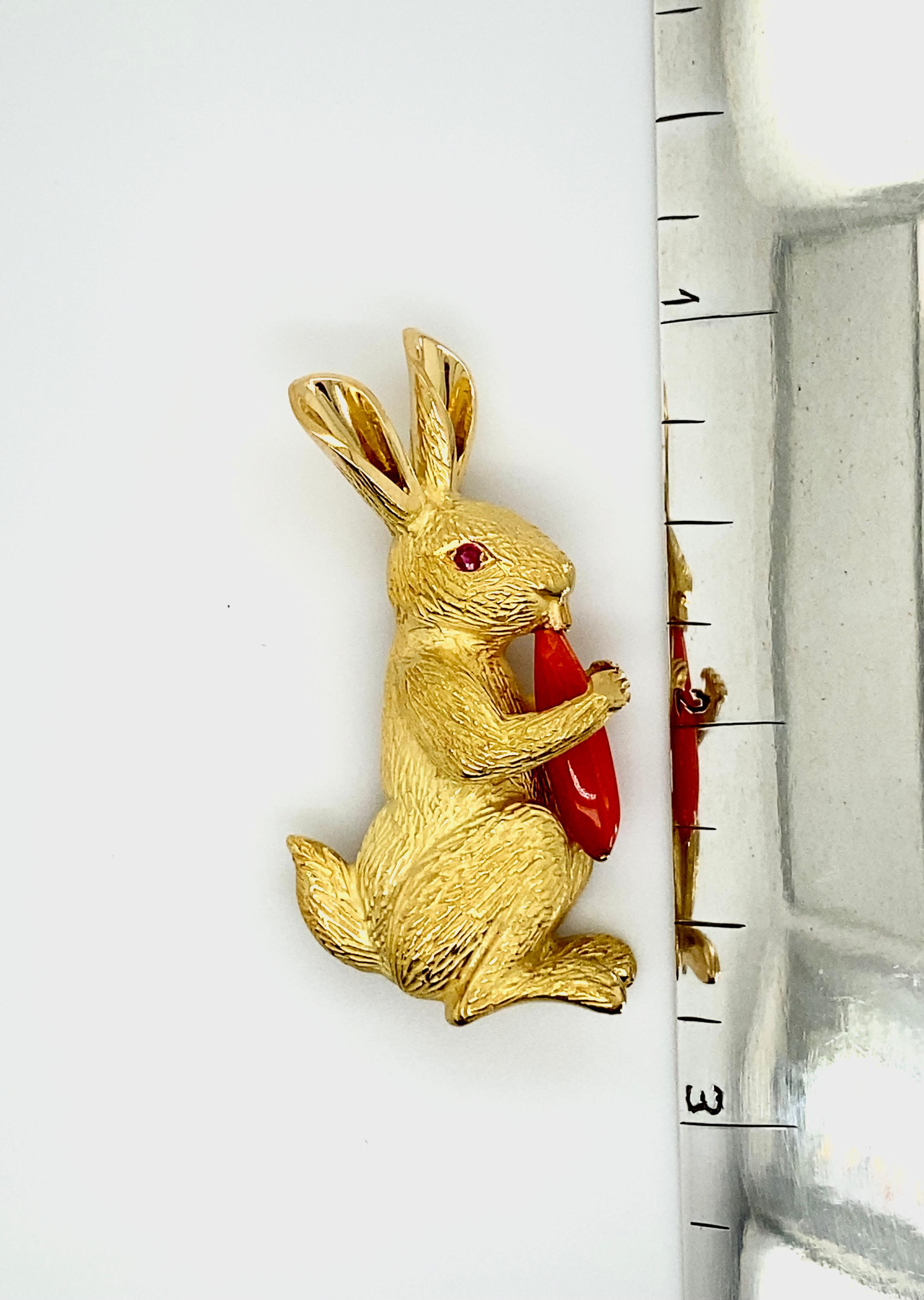 Bunny avec une épingle en forme de perle Bon état - En vente à New York, NY