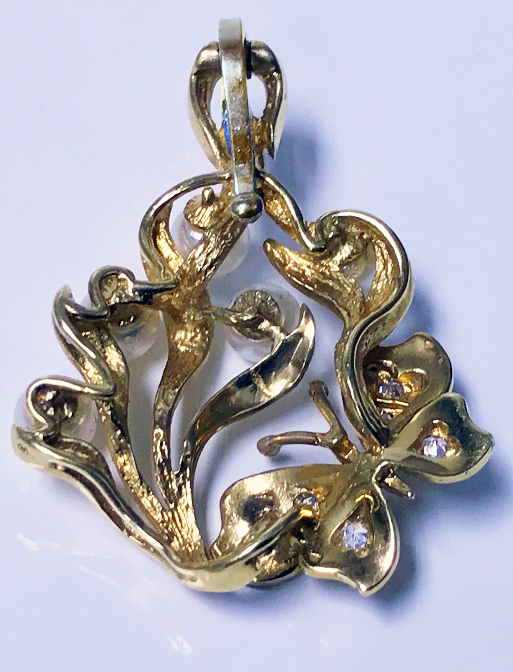 Gold Butterfly Pendant Pearl Diamond In Good Condition In Toronto, ON