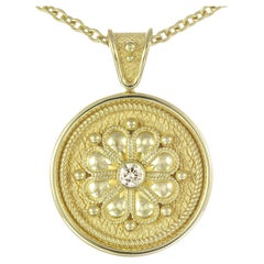 Pendentif à fleur ronde byzantin en or avec diamants