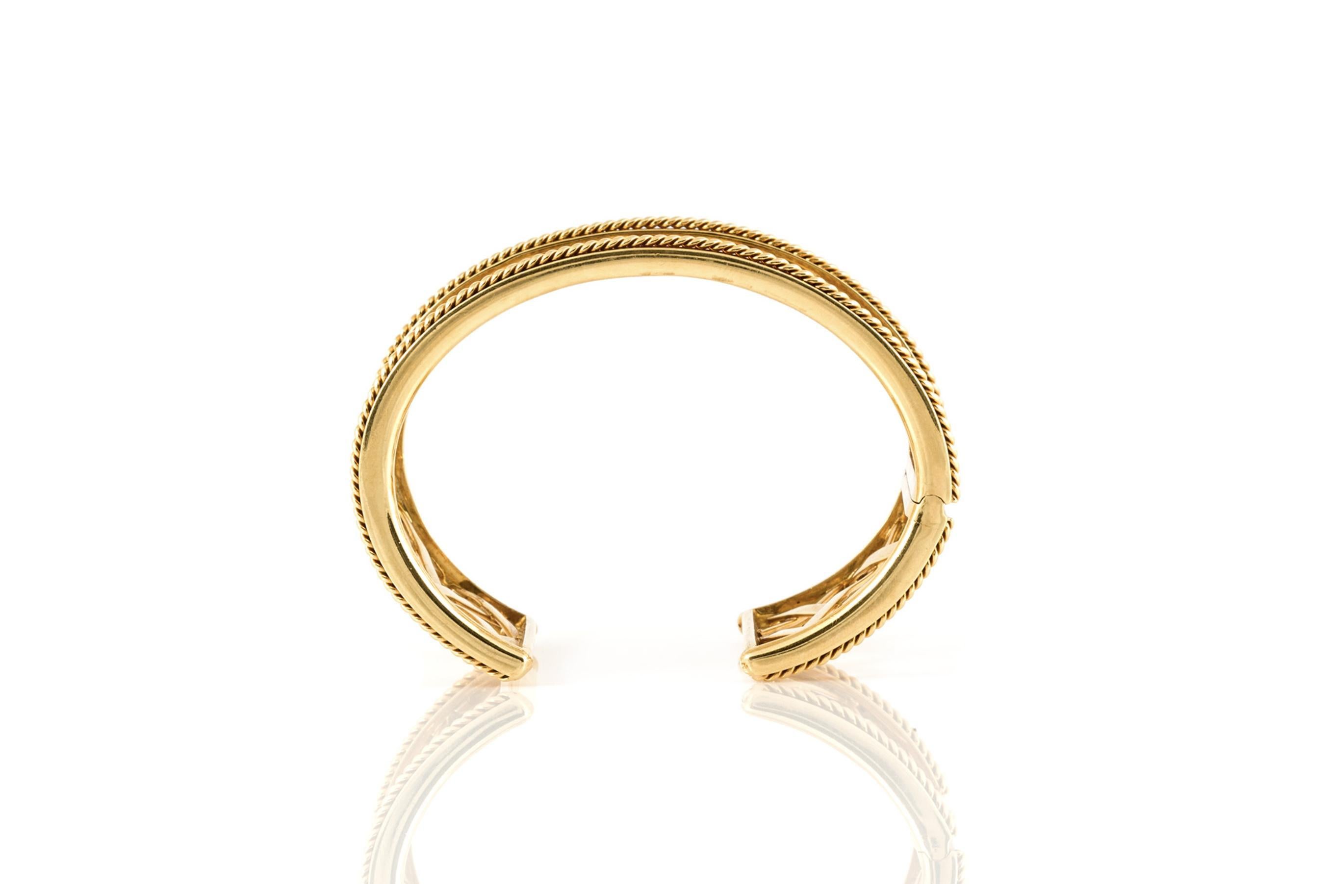 Donna Bracciale a gabbia in oro in vendita