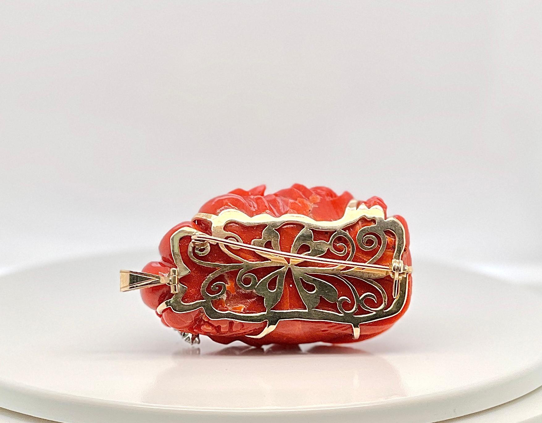 Gold carved oxblood coral diamond and emerald pendant brooch In condizioni ottime in vendita a New York, NY