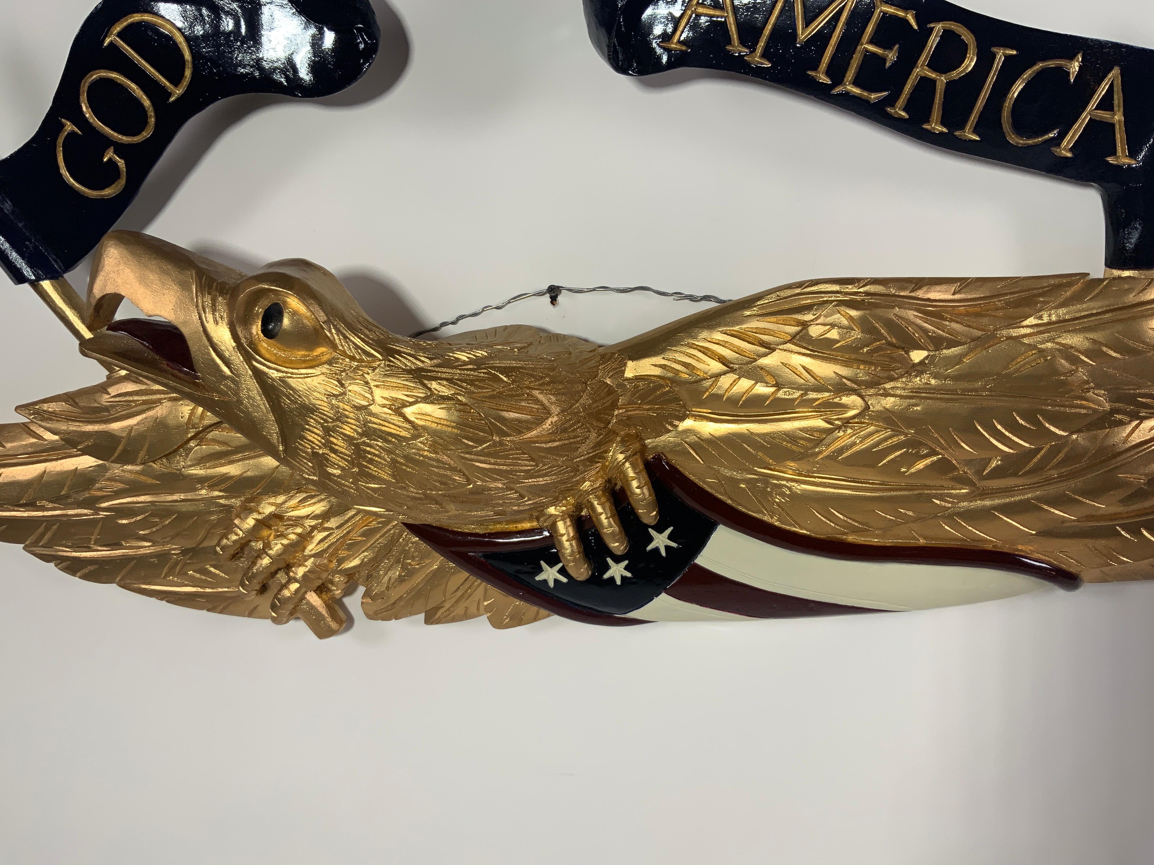 Gold geschnitzter Adler 