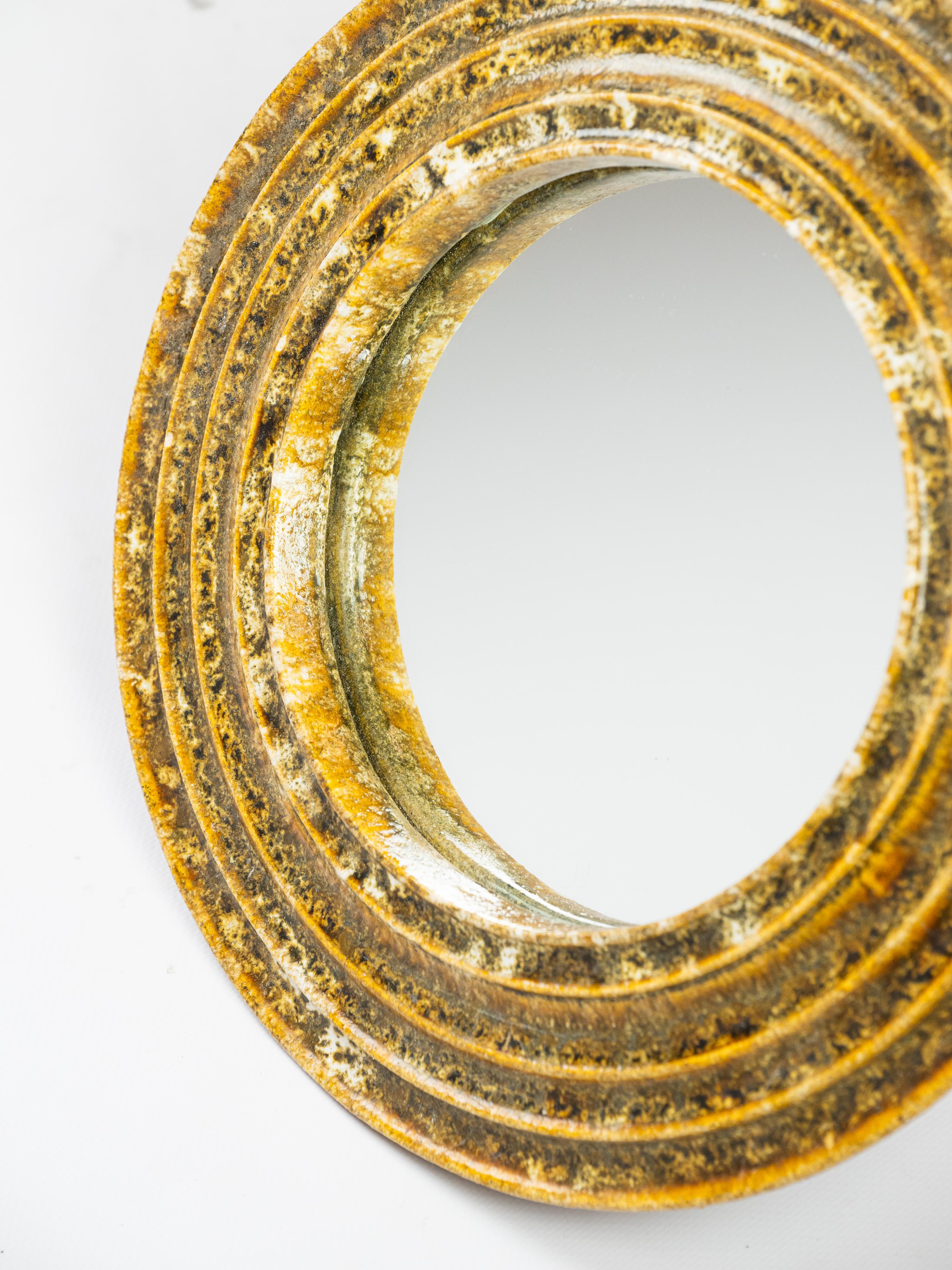Miroir rond en céramique dorée Excellent état - En vente à Monaco, MC