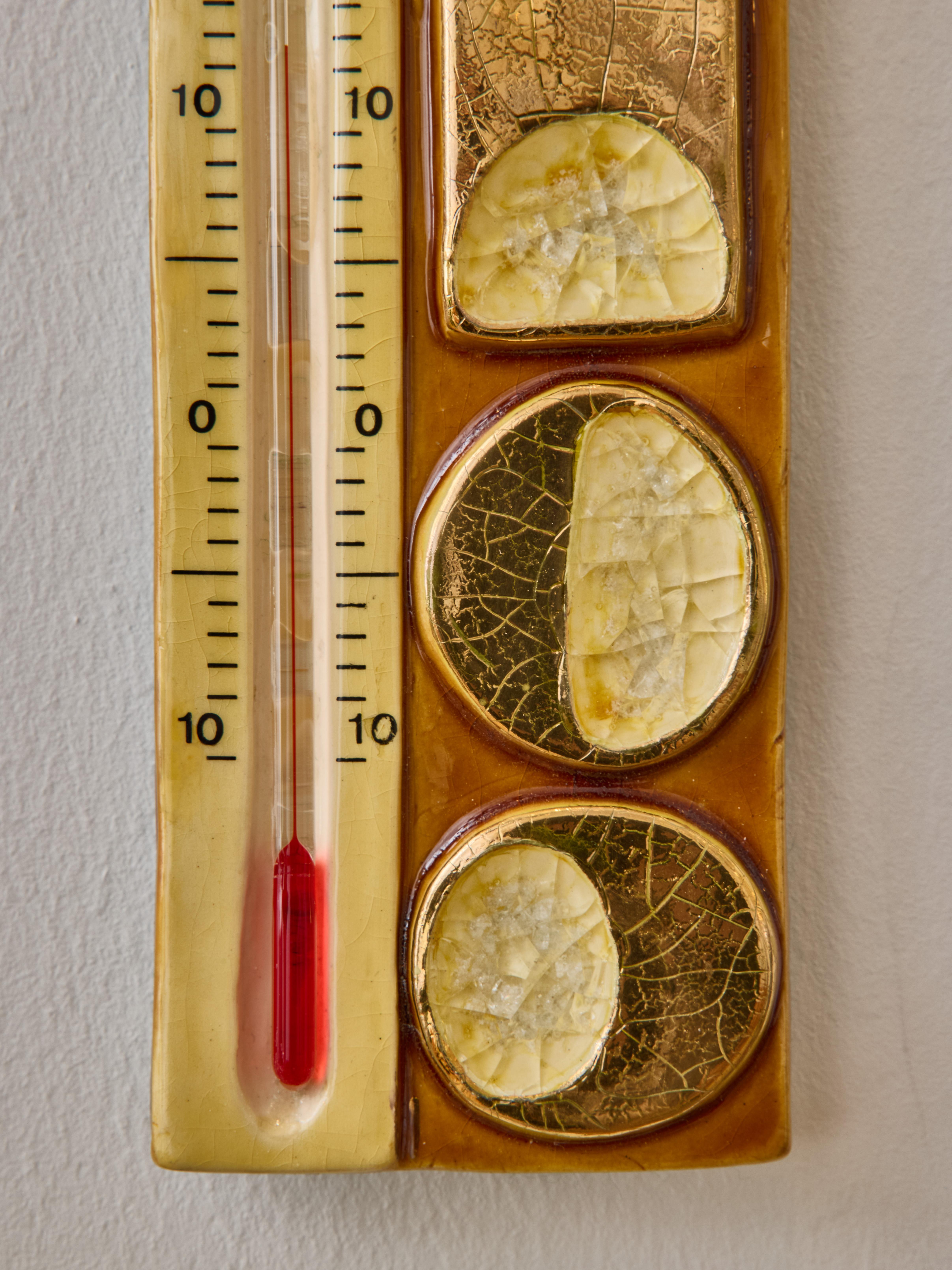 Français Thermomètre en céramique dorée par Mithé Espelte en vente