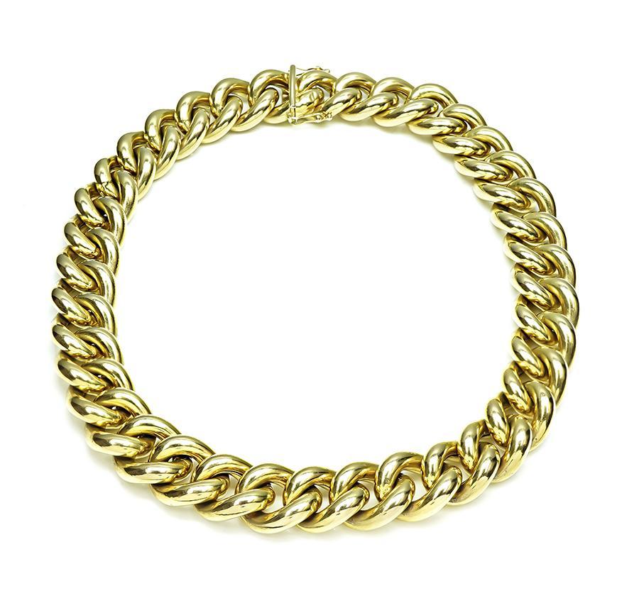 Questa è una favolosa collana a catena in oro giallo 14k. La collana misura 16 3/4 pollici di lunghezza e 17,5 mm di larghezza. La collana è timbrata 14K ITALIA e pesa 124,1 grammi.