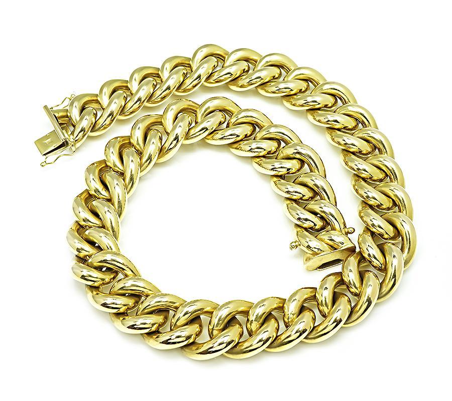 Donna Collana con catena d'oro in vendita