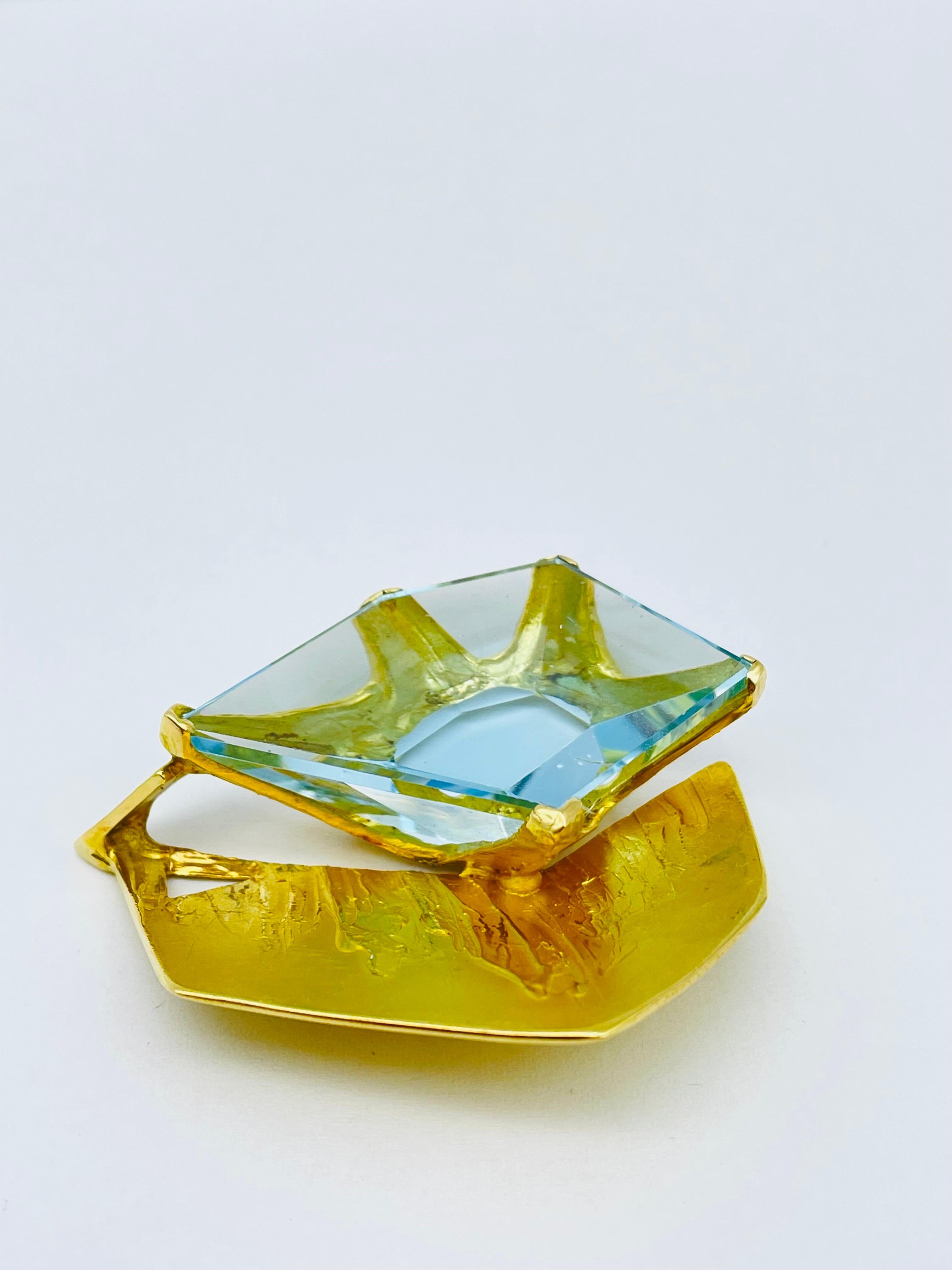 Pendentif en or avec topaze bleue Wurzbacher Bon état - En vente à Berlin, BE