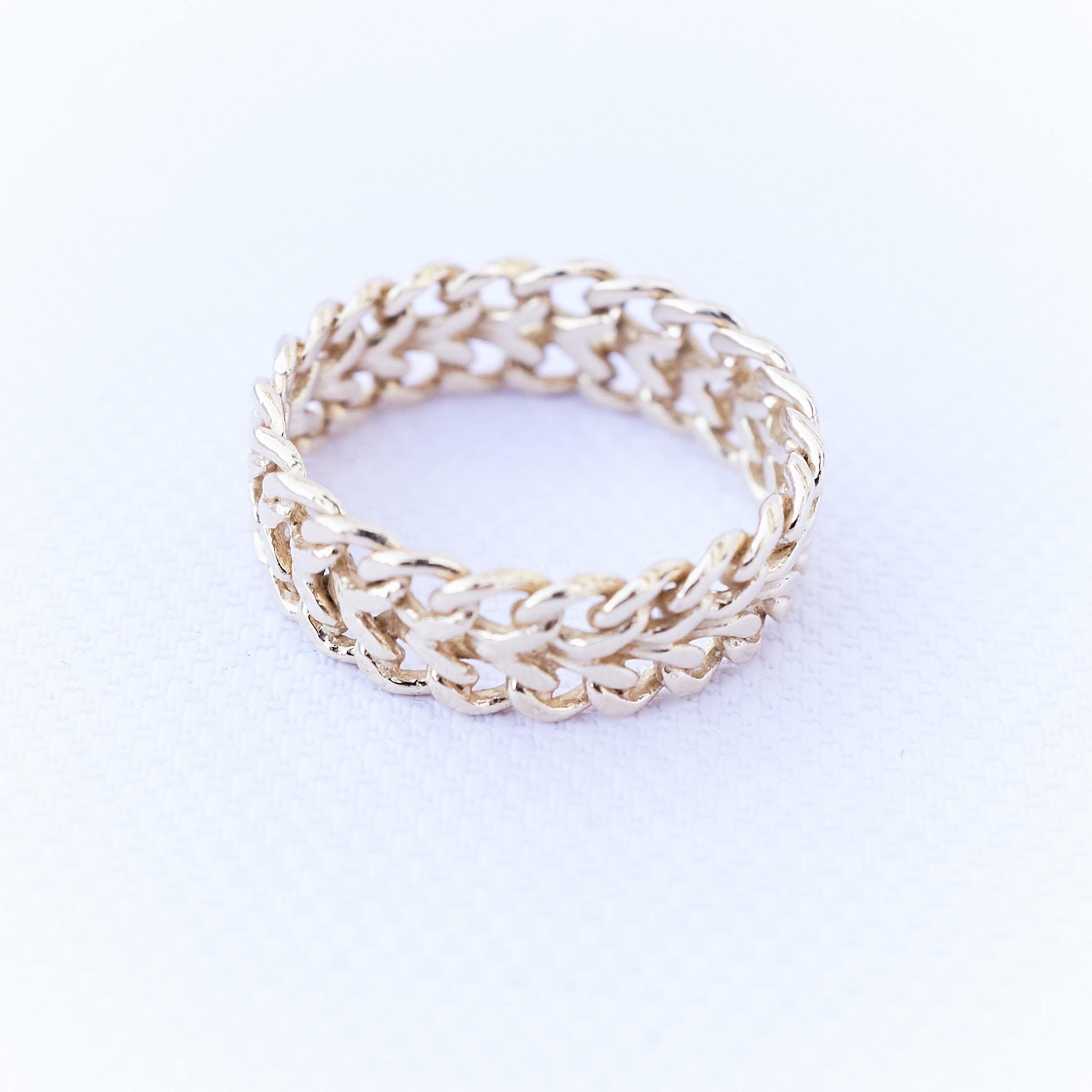Gold Chain Ring Unisex J Dauphin
Engagement Or Wedding Ring, Fashion Ring

J Dauphin jewelry is hand made in Los Angeles and was created by designer Johanna Dauphin. Most of the jewelry is unique or created in small series. Every gem is individually