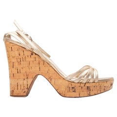 Goldfarbene Christian Dior Kork-Sandalen mit Absatz Größe 38