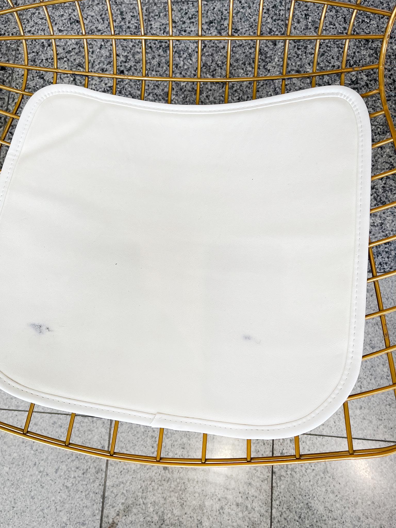 Juego de 4 sillas de acero cromado dorado al estilo de Harry Bertoia en venta 6