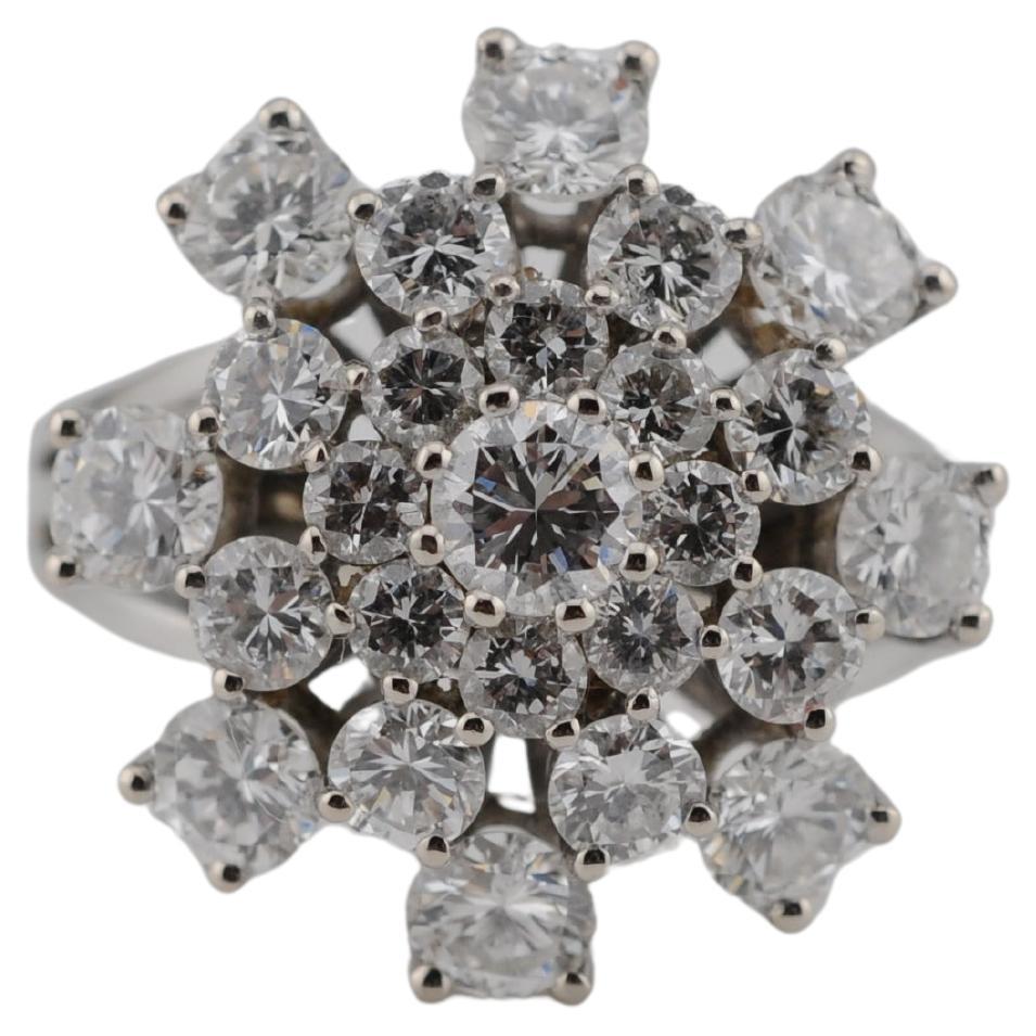 14K White Gold Cluster Ring with Diamonds – Total 3.1ct

A striking cluster ring crafted from 14K white gold, showcasing a total of 3.1 carats of carefully selected diamonds:

1 Diamond: 0.30ct
8 Diamonds: 0.20ct each
8 Diamonds: 0.10ct each
8