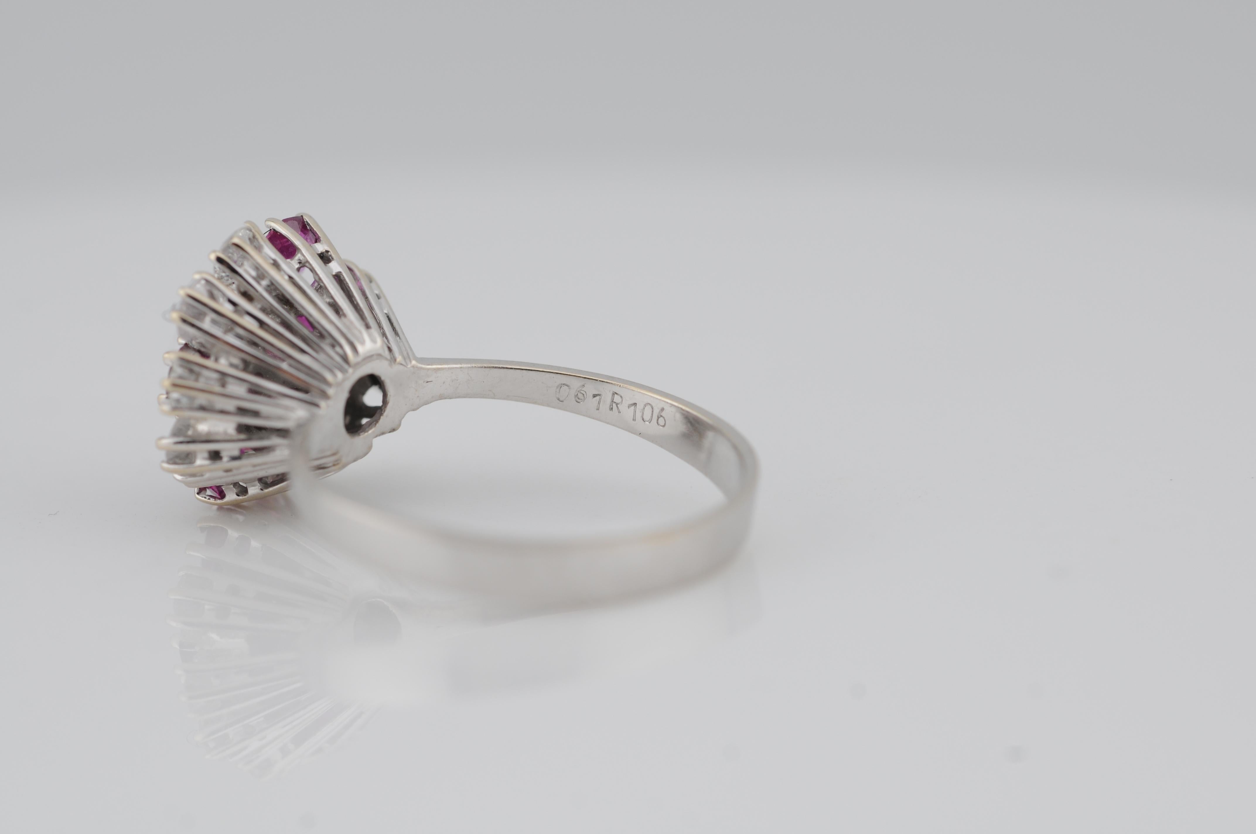Gold-Cluster-Ring mit Rubinen und Diamanten im Angebot 2