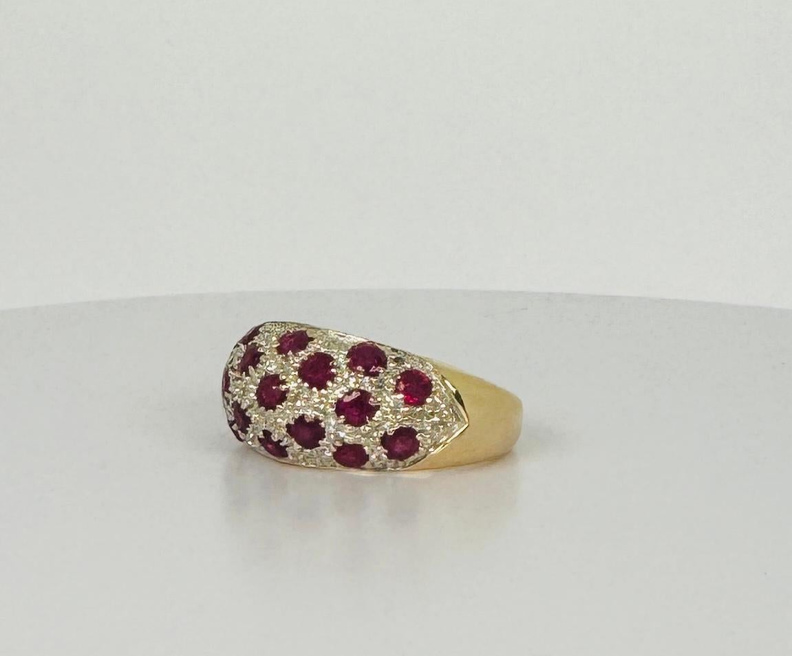 Brilliant Cut Gold cocktail ring with 32 diamonds and 17 rubies For Sale